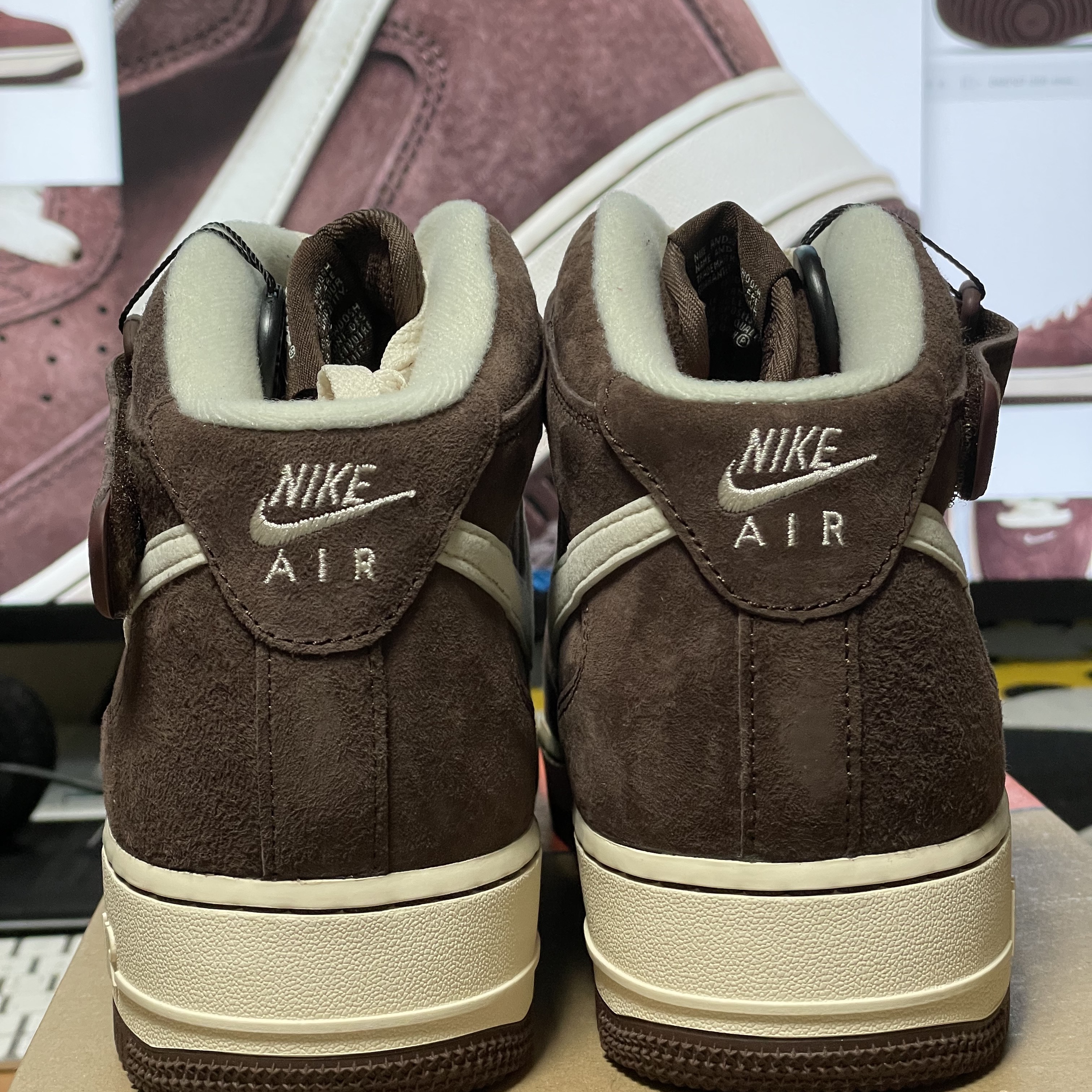 Nike Air Force 1 Mid '07 QS Chocolate 착용 스타일 - 3