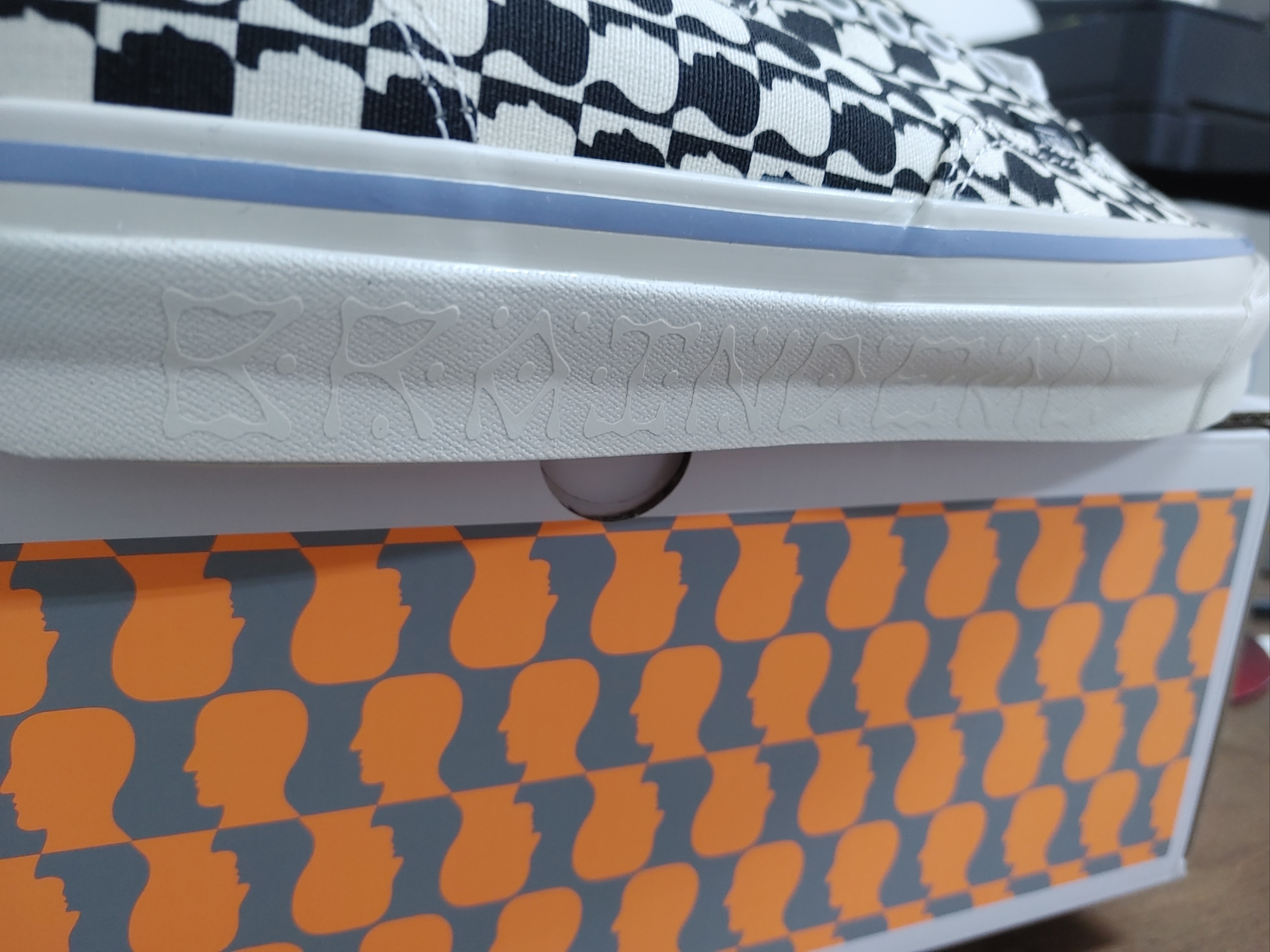 Vans Vault x Brain Dead OG Authentic LX Black White 착용 스타일 - 4