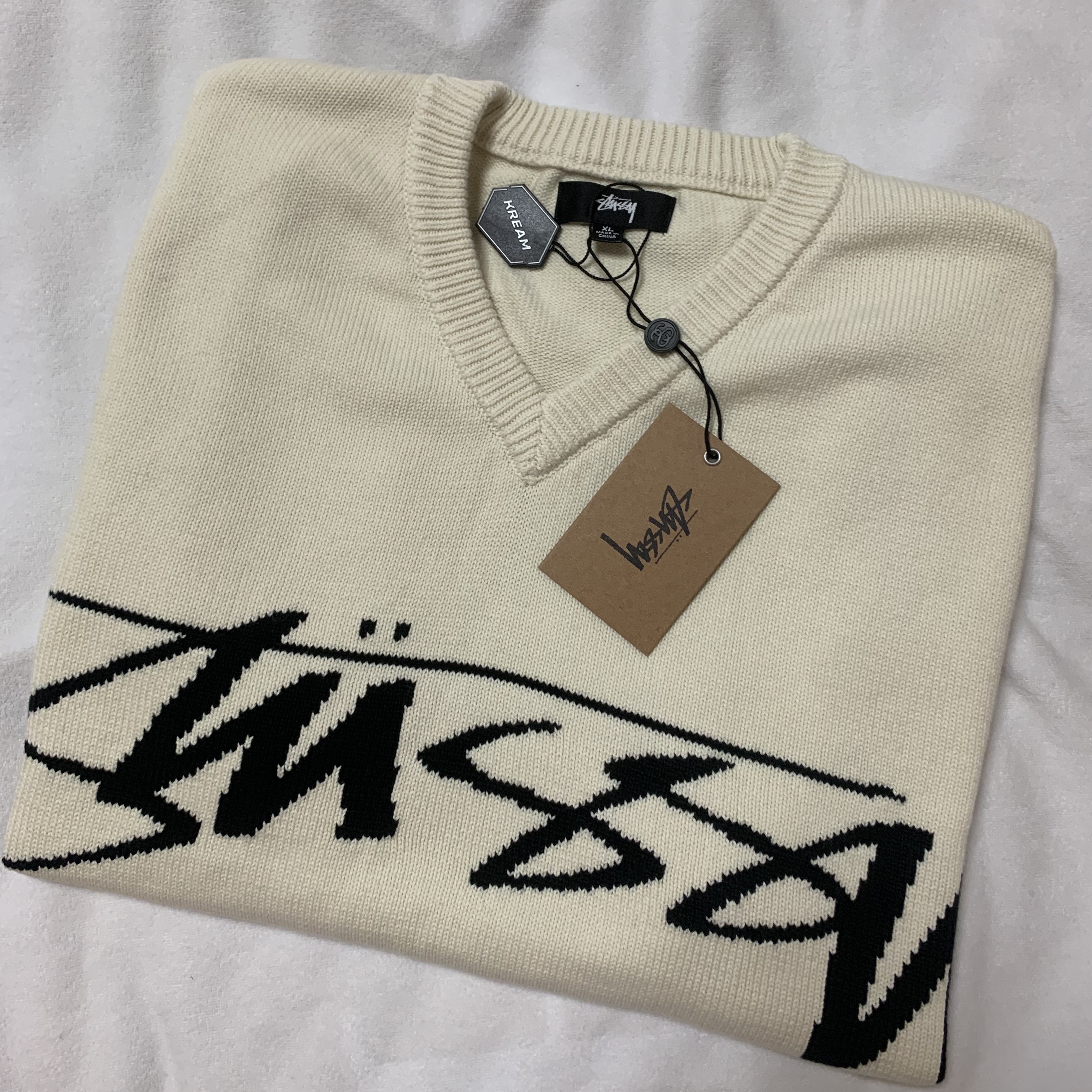 Stussy Sweater Vest Natural 착용 스타일