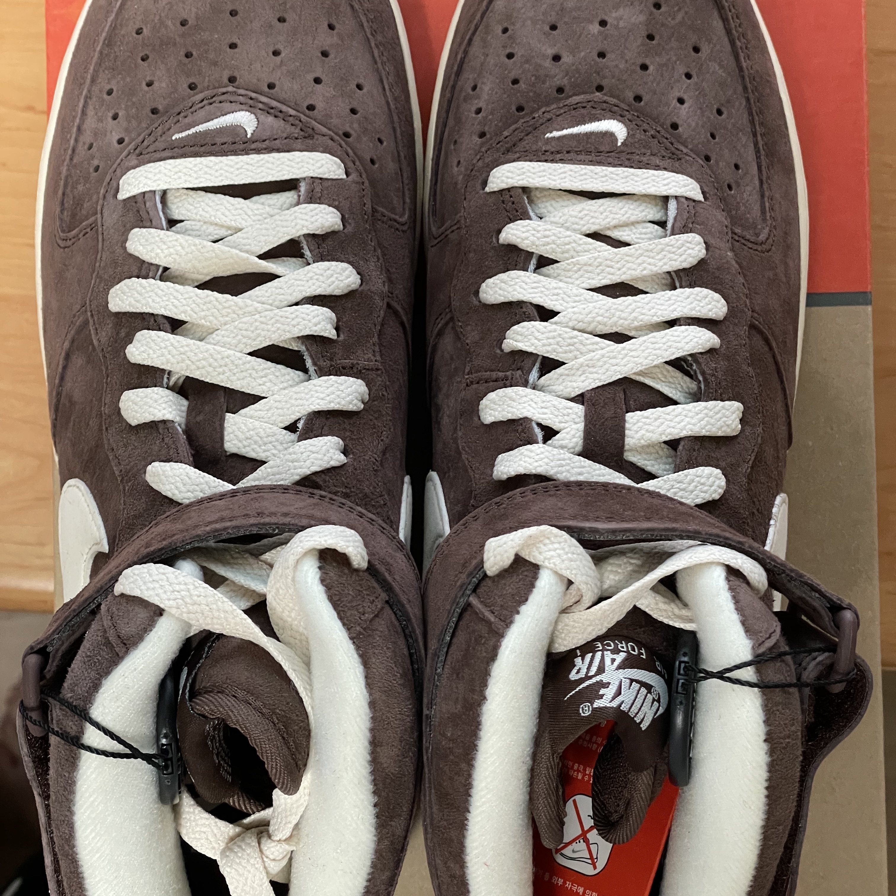 Nike Air Force 1 Mid '07 QS Chocolate 착용 스타일 - 4