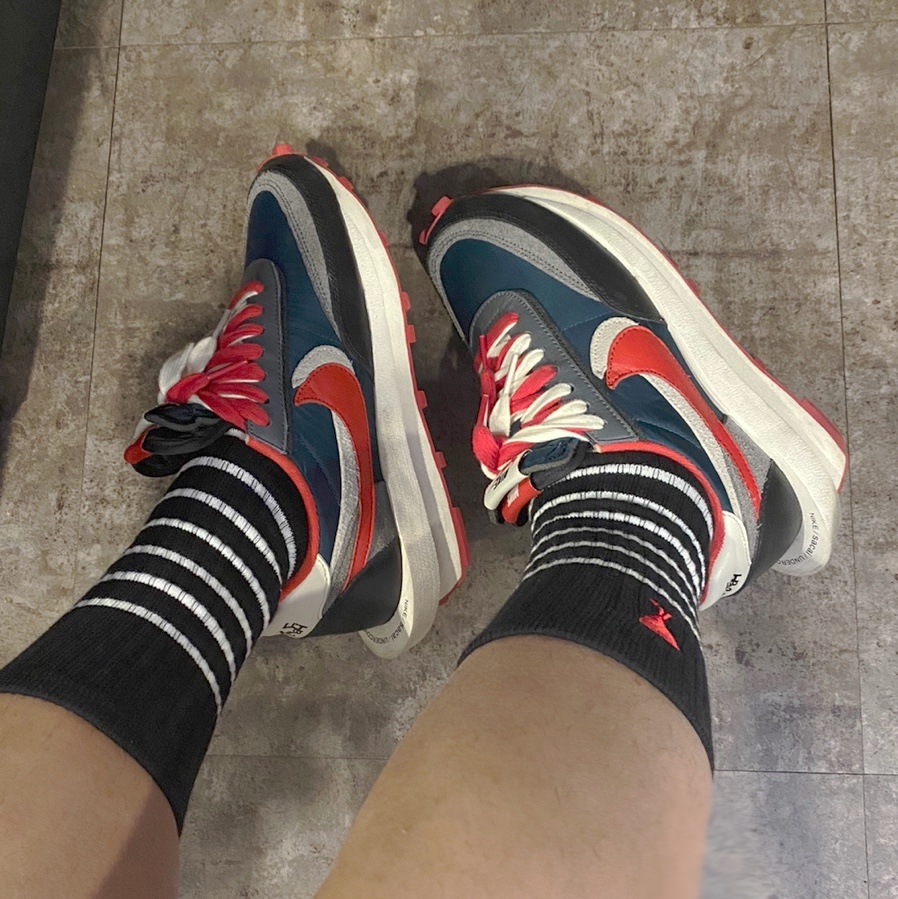 Nike x Sacai x Undercover LDWaffle Midnight Spruce University Red 착용 스타일