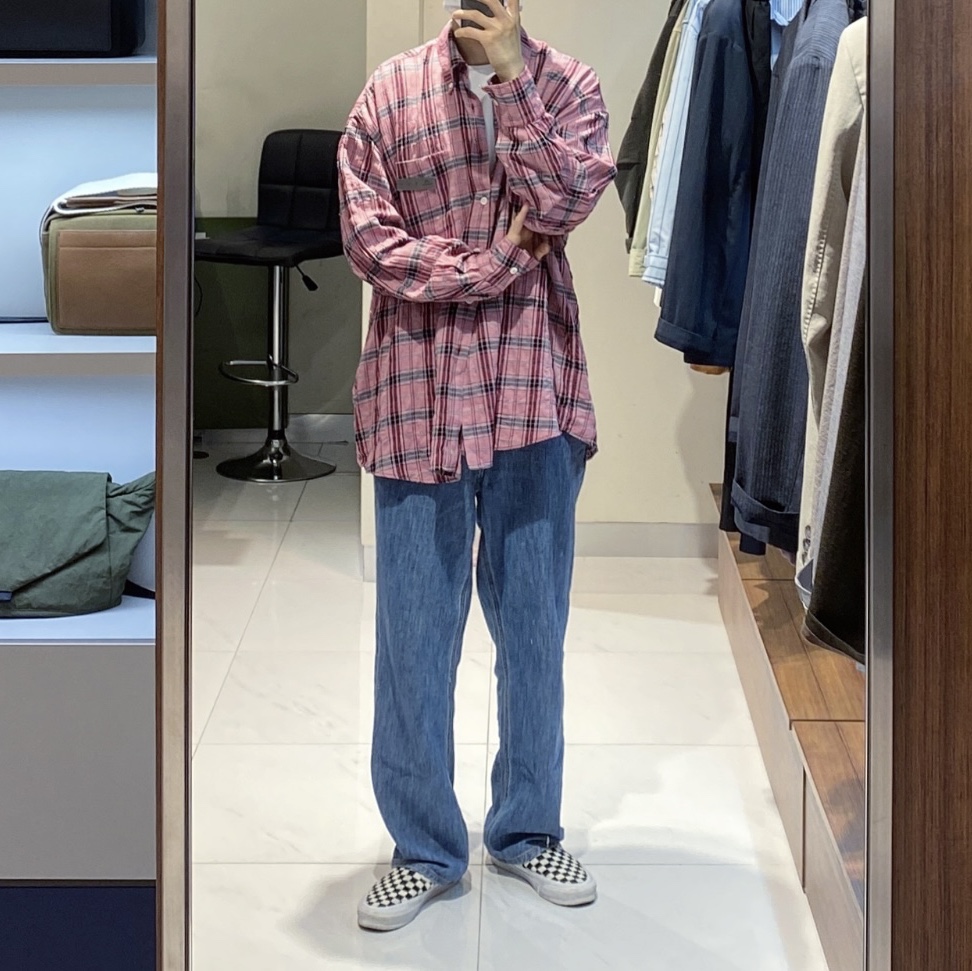 Our Legacy Borrowed BD Shirt Cerise Memory Check, Vans Vault OG Classic Slip-On Checkerboard 착용 스타일