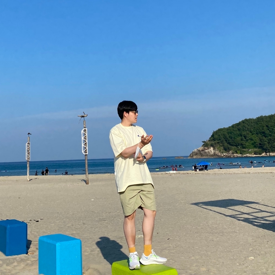 Ader Error Union Big Logo T-Shirt Lemon, Nike ZoomX Invincible Run Flyknit White Racer Blue 착용 스타일 - 1
