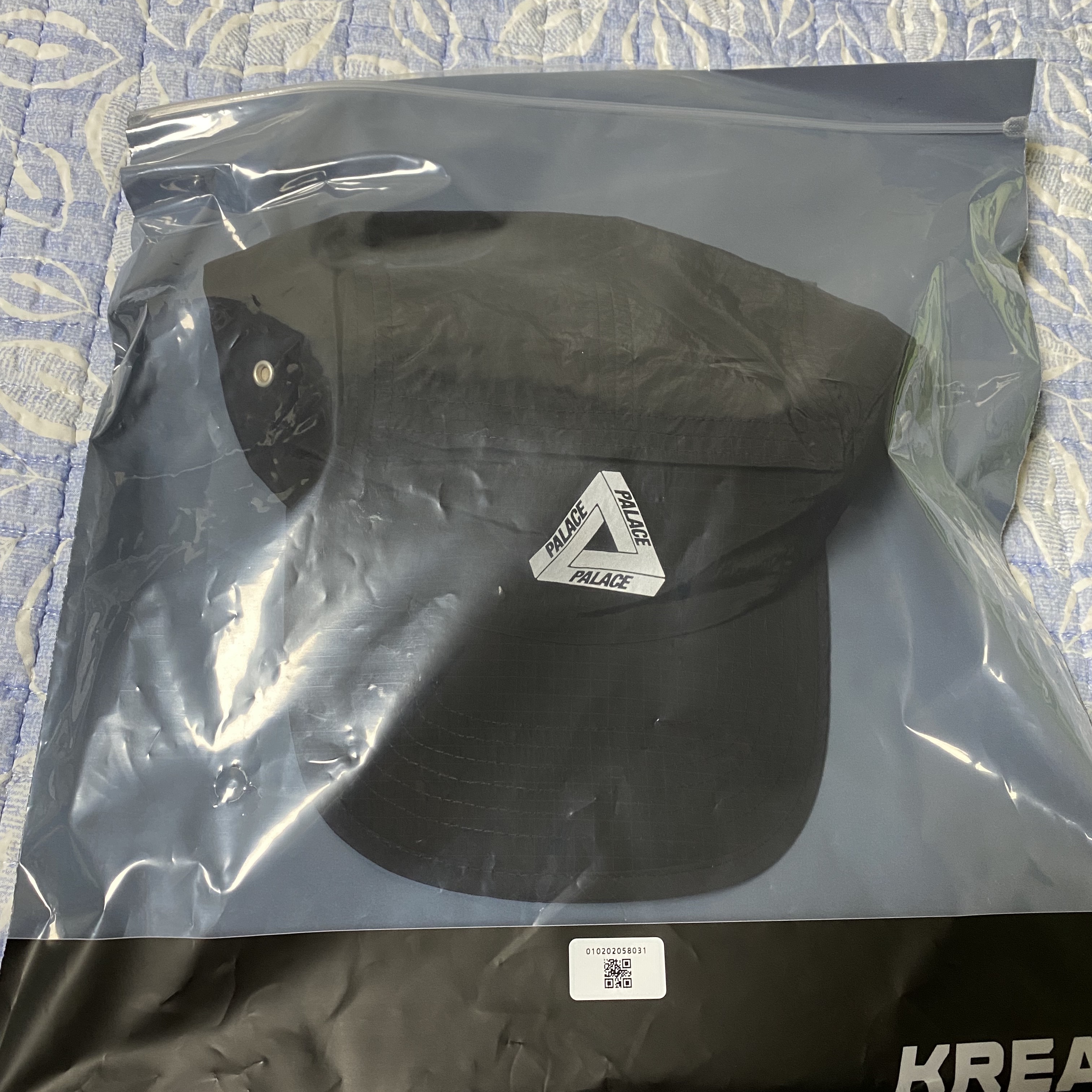 Palace Cripstop Grid 4G Cap Black - 22SS 착용 스타일 - 4