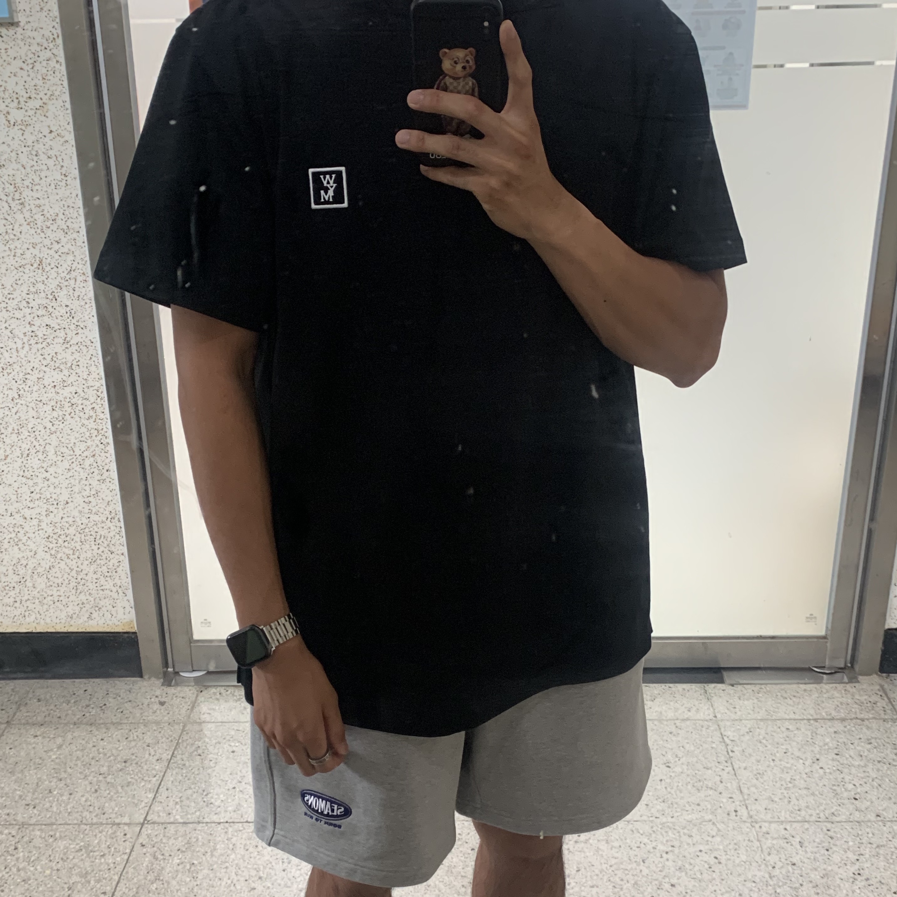 Wooyoungmi White Back Logo T-Shirt Black - 22FW 착용 스타일