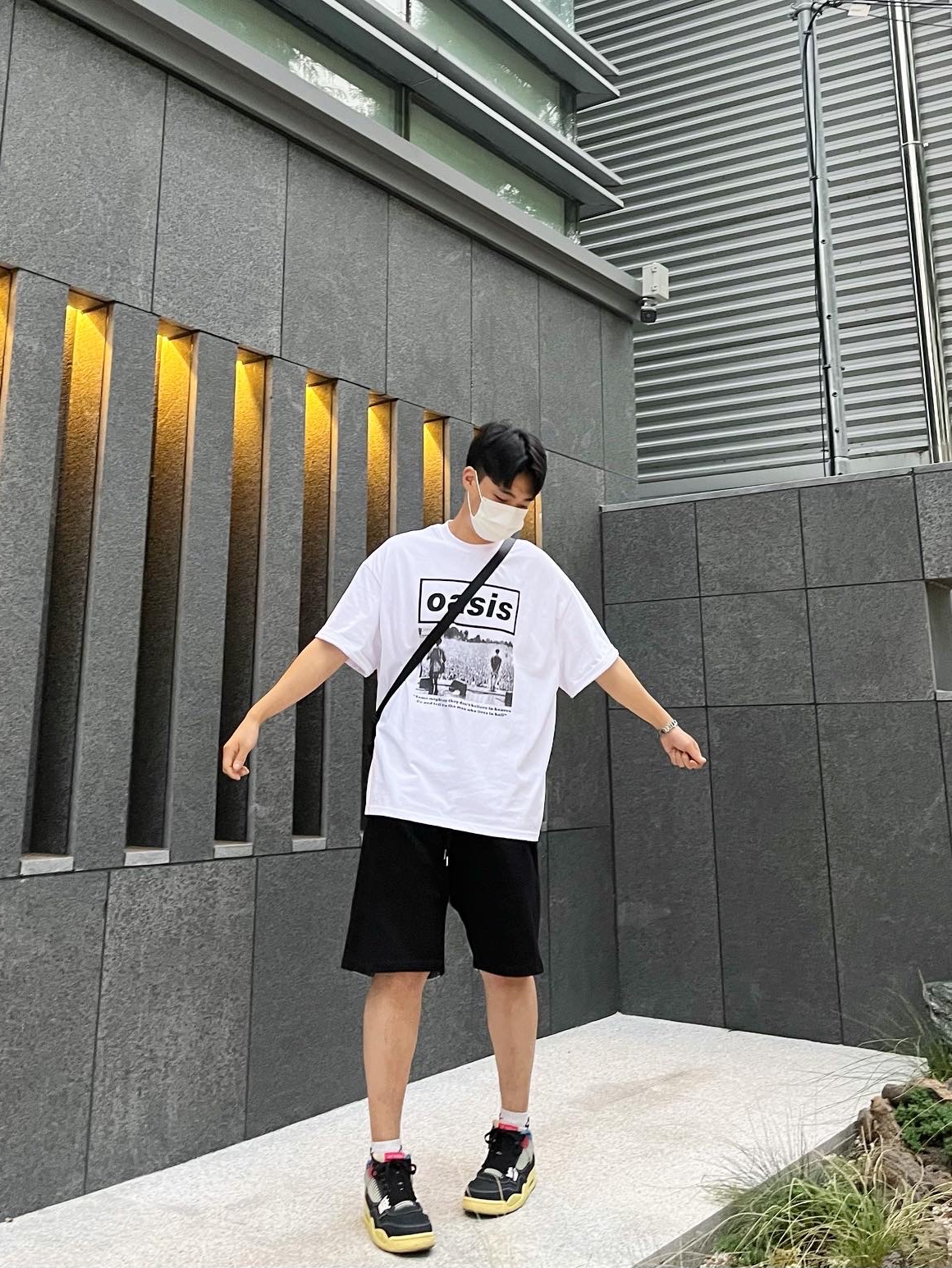 Supreme Bandana Tarp Side Bag Black - 21SS, Jordan 4 x Union Retro Off Noir 착용 스타일 - 1