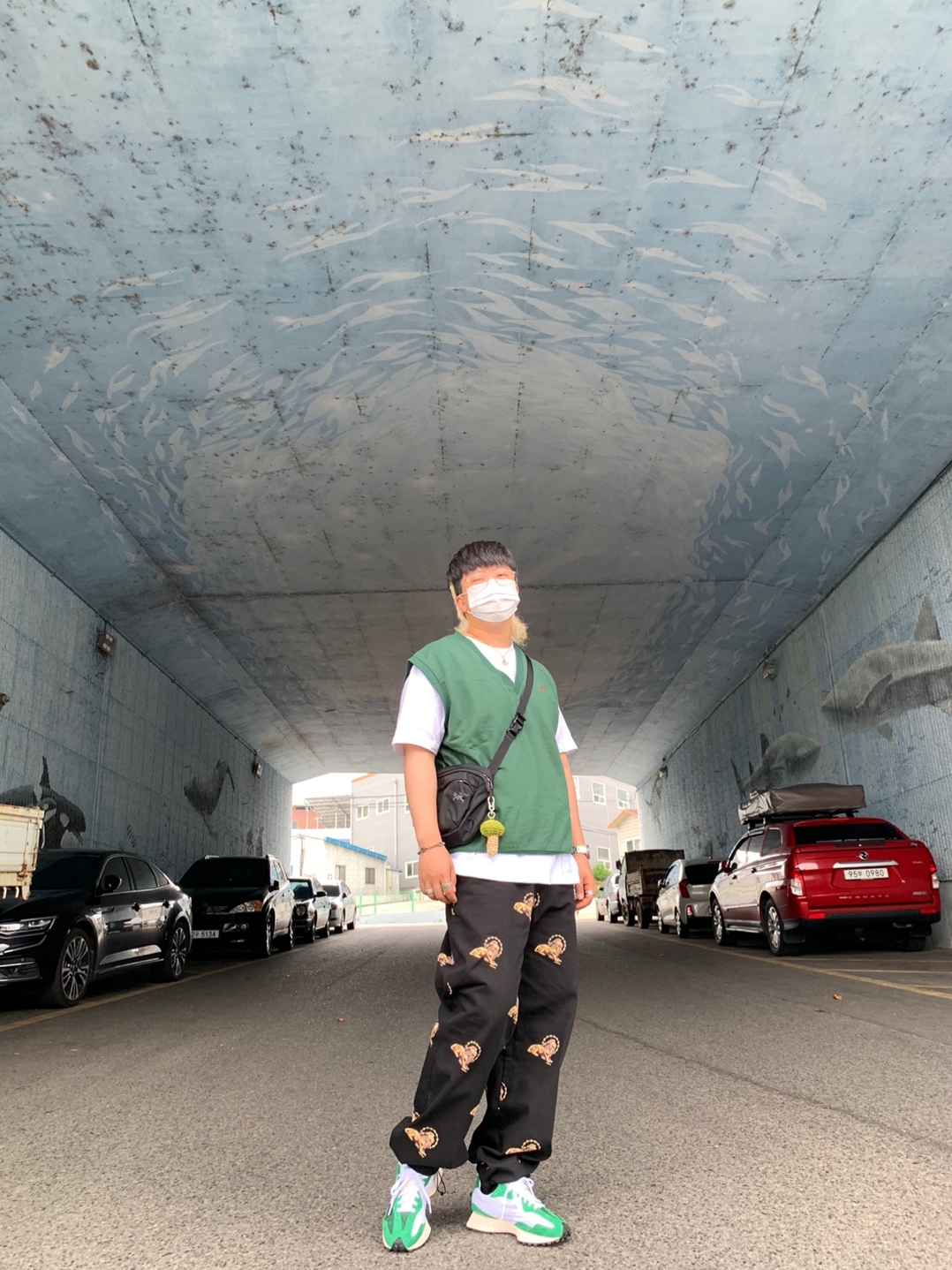 New Balance 327 Varsity Green, Arc'teryx Mantis 2 Waistpack Black 착용 스타일 - 3
