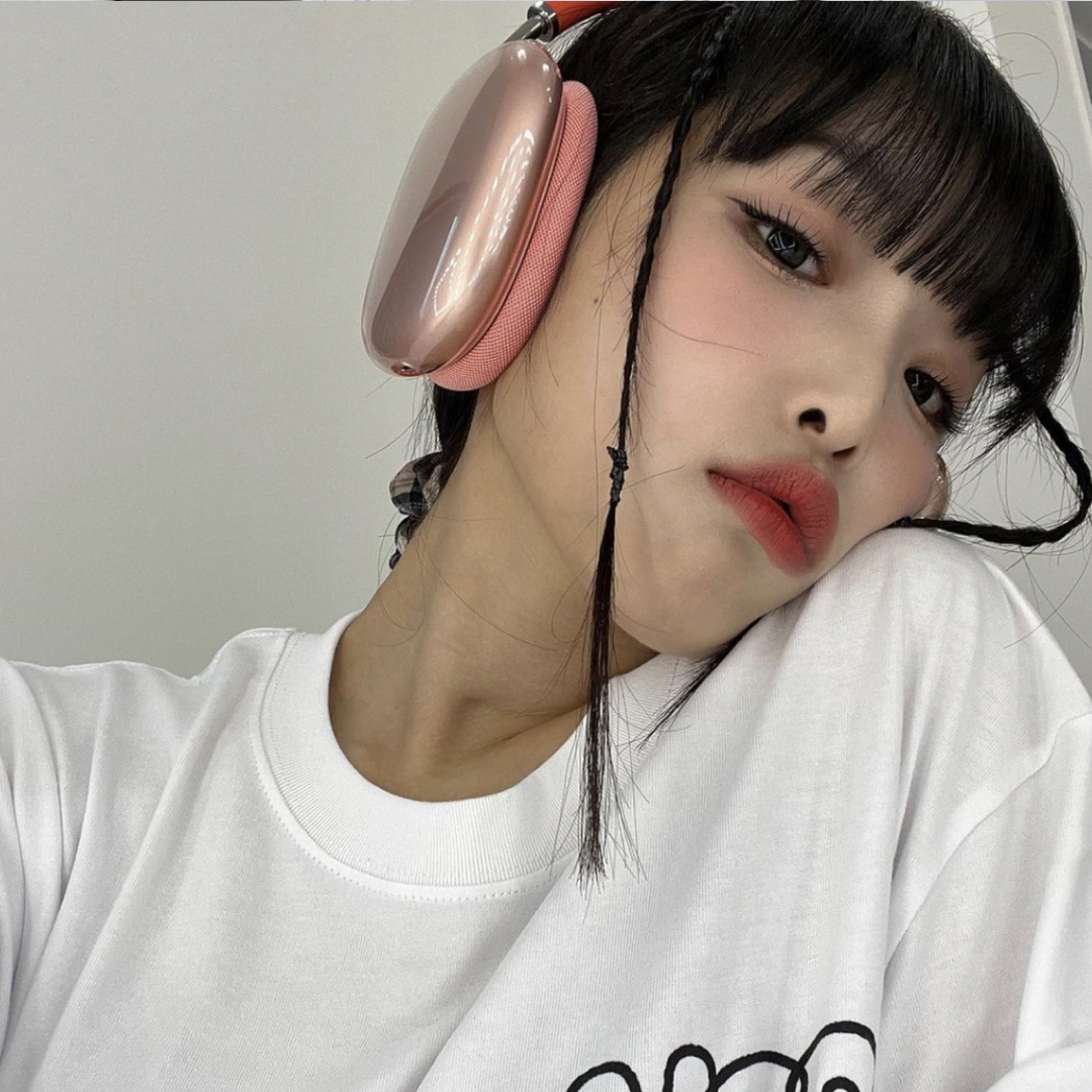 Apple AirPods Max Lightning Pink (Korean Ver.) 착용 스타일 - 3