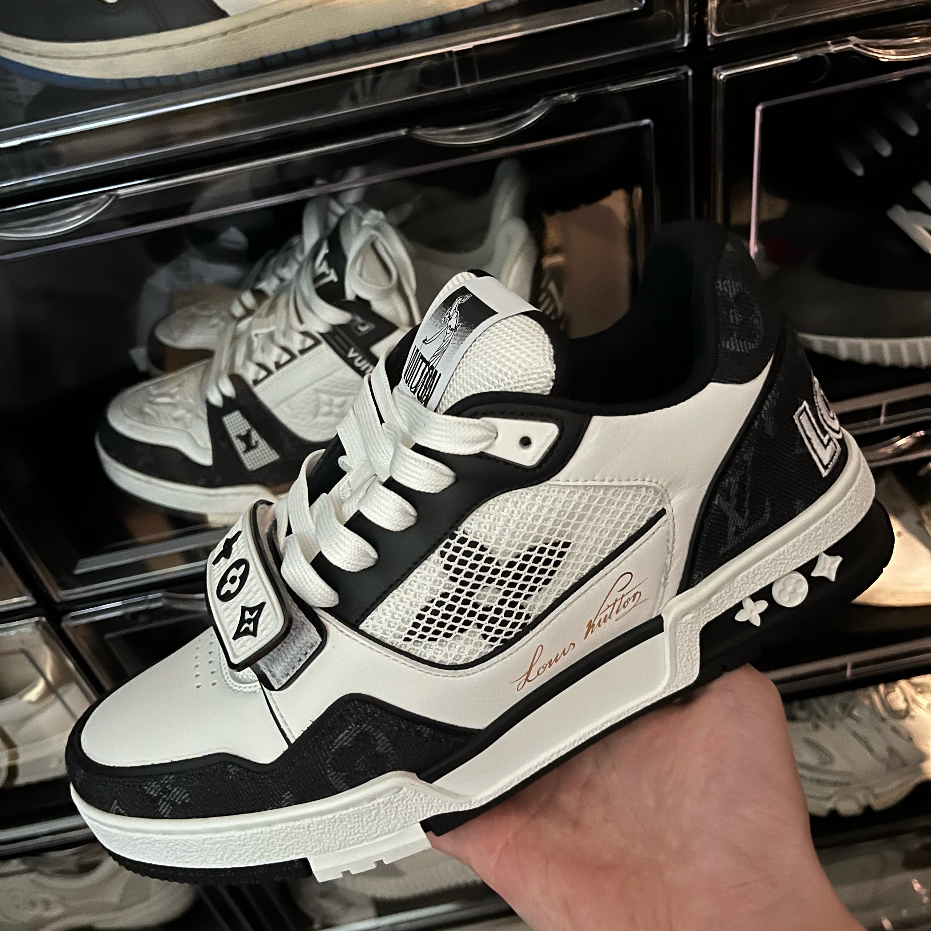 Louis Vuitton LV Trainer Sneakers Monogram Denim Black, Louis Vuitton LV Trainer Sneakers Black 착용 스타일