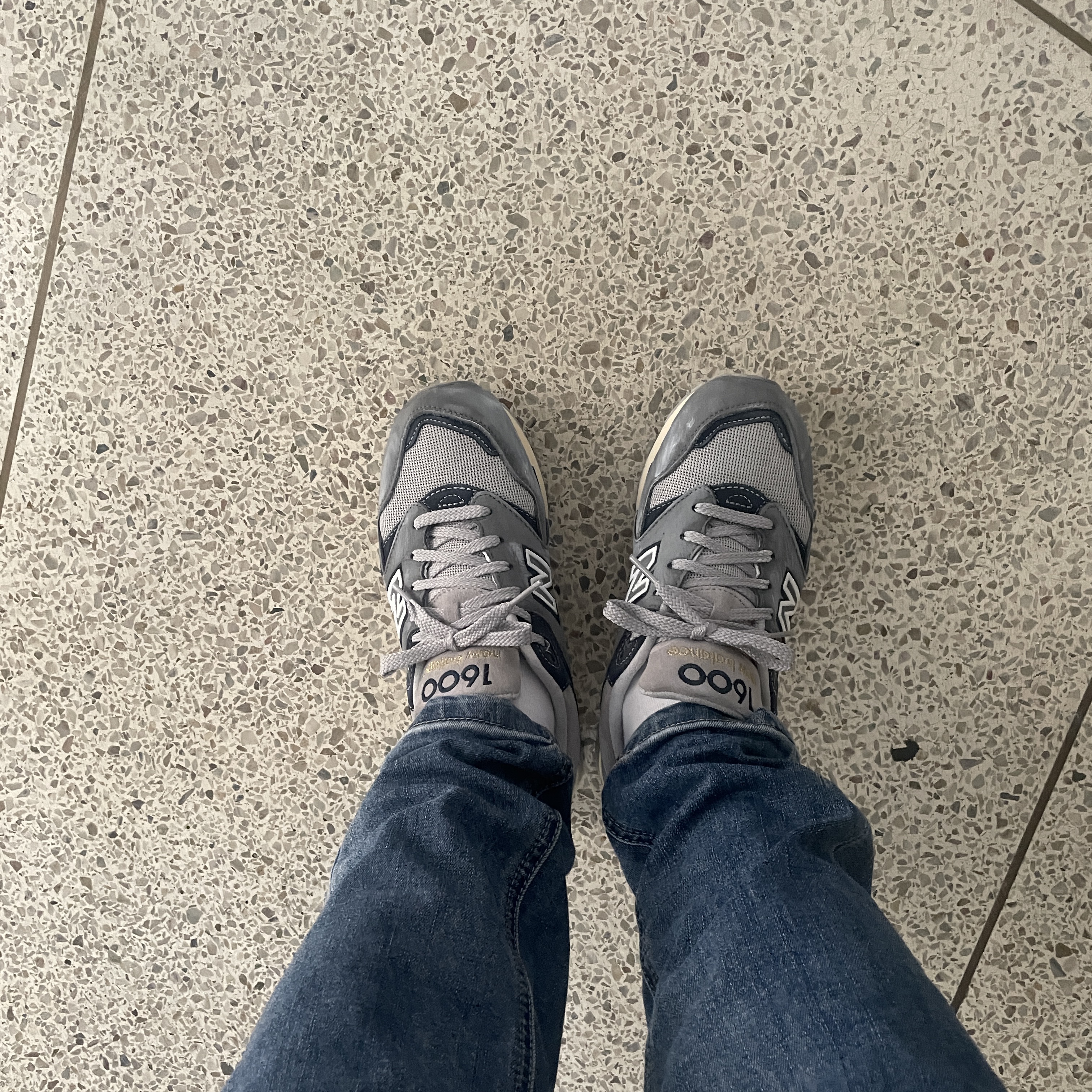 New Balance 1600 Premium Vintage Grey 착용 스타일 - 2