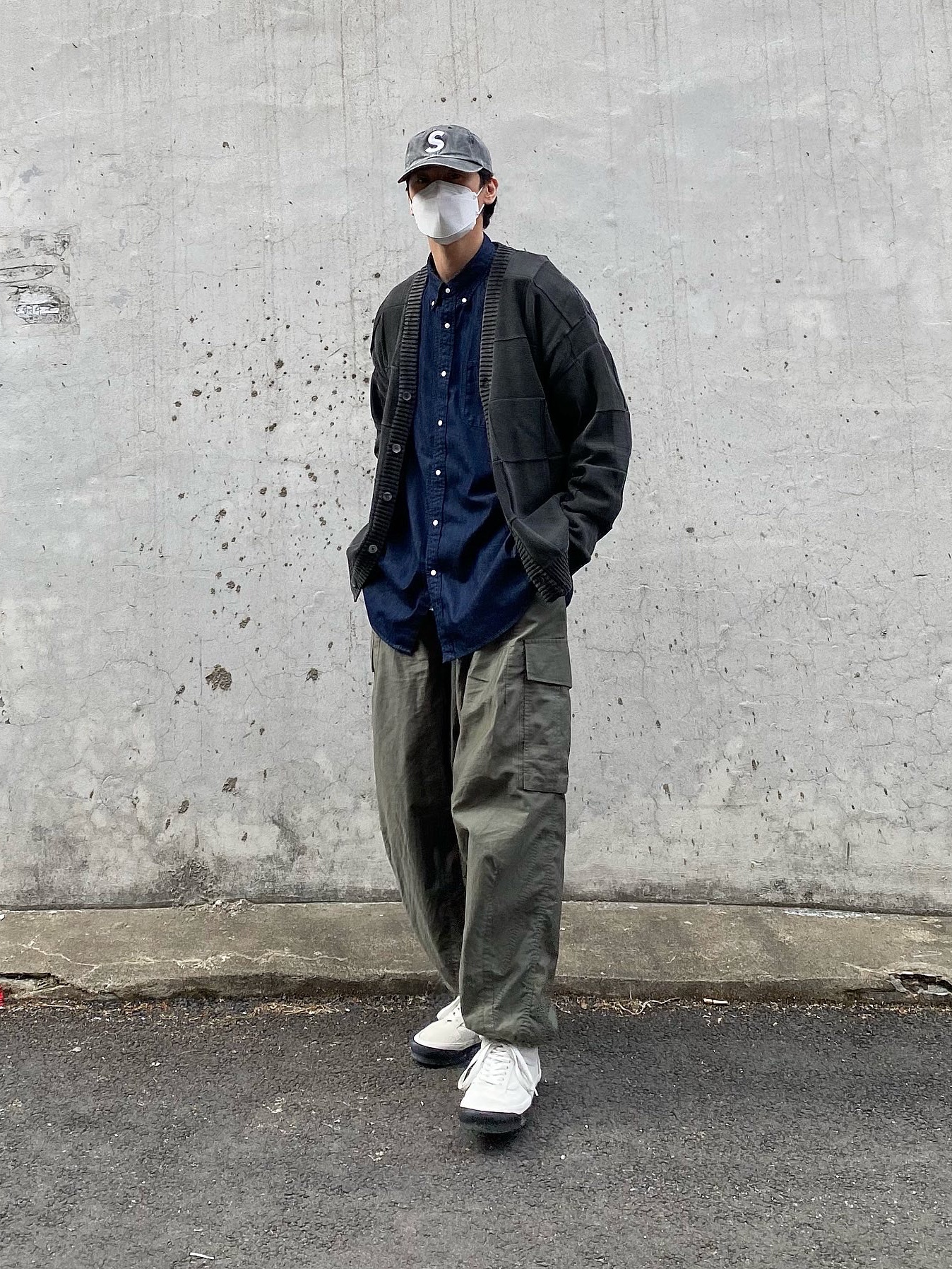 Vans Vault x WTAPS Old Skool LX White Black, Supreme Pigment Print S Logo 6-Panel Black - 20SS 착용 스타일 - 1