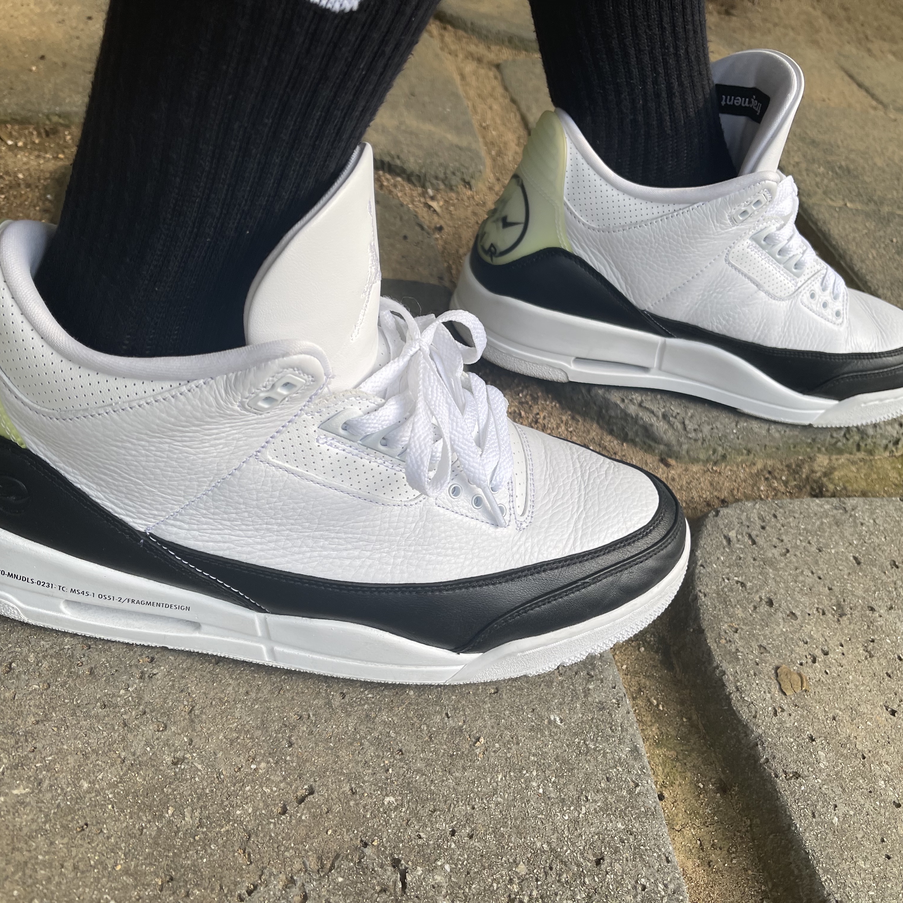 Jordan 3 x Fragment Retro SP White Black 착용 스타일 - 3