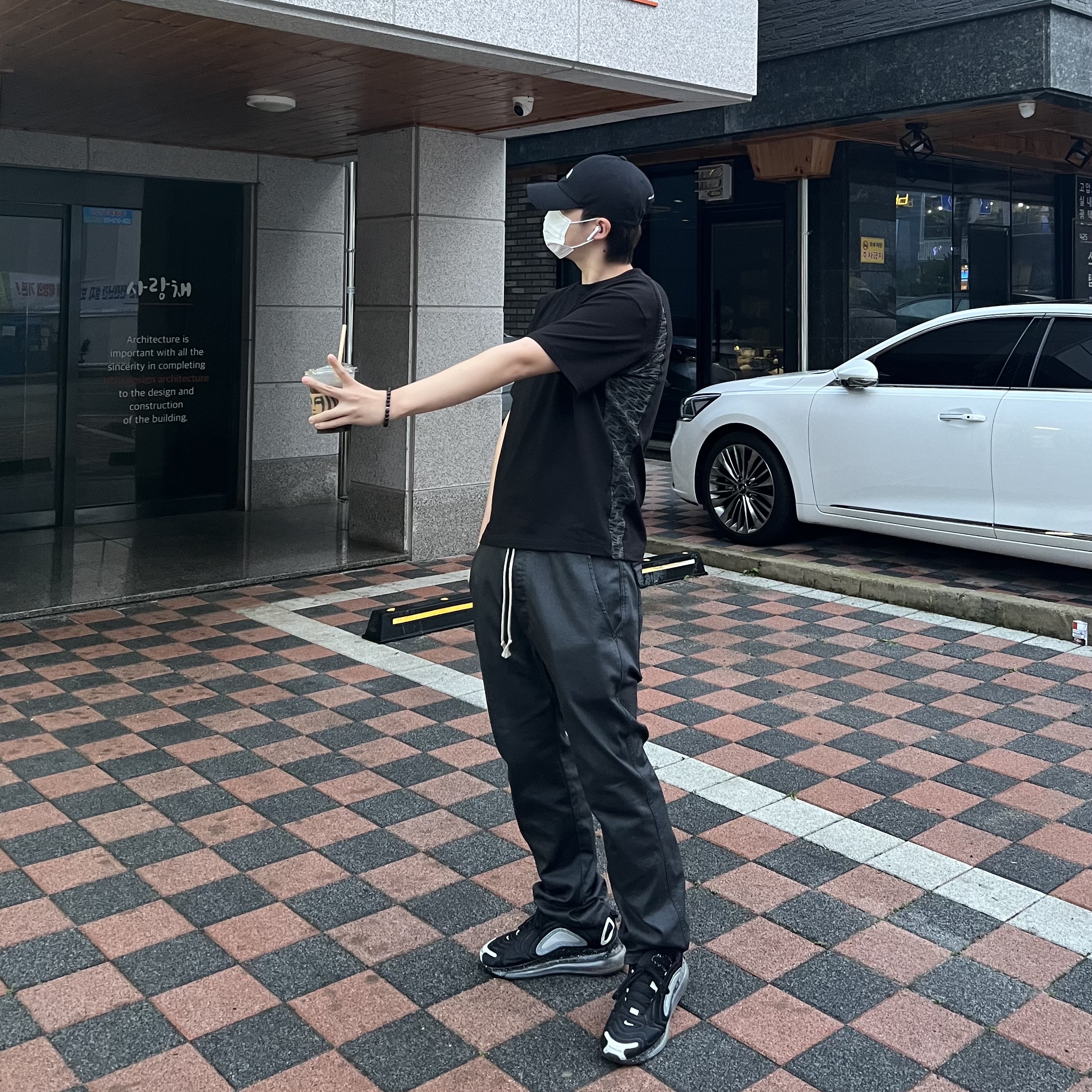 Nike x Undercover Air Max 720 Black 착용 스타일
