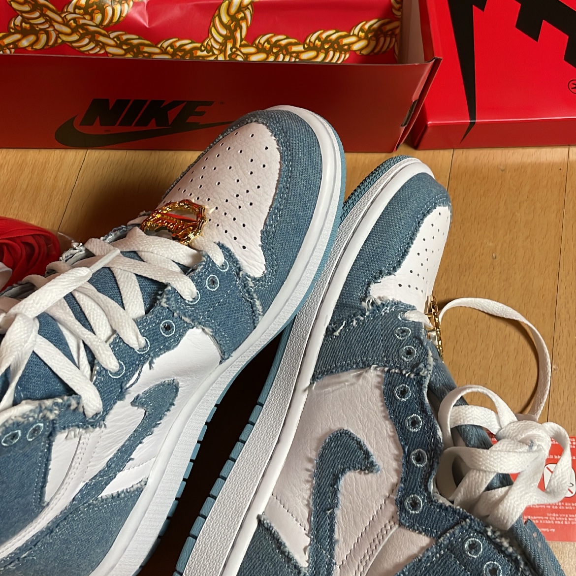 (W) Jordan 1 Retro High OG Denim 착용 스타일
