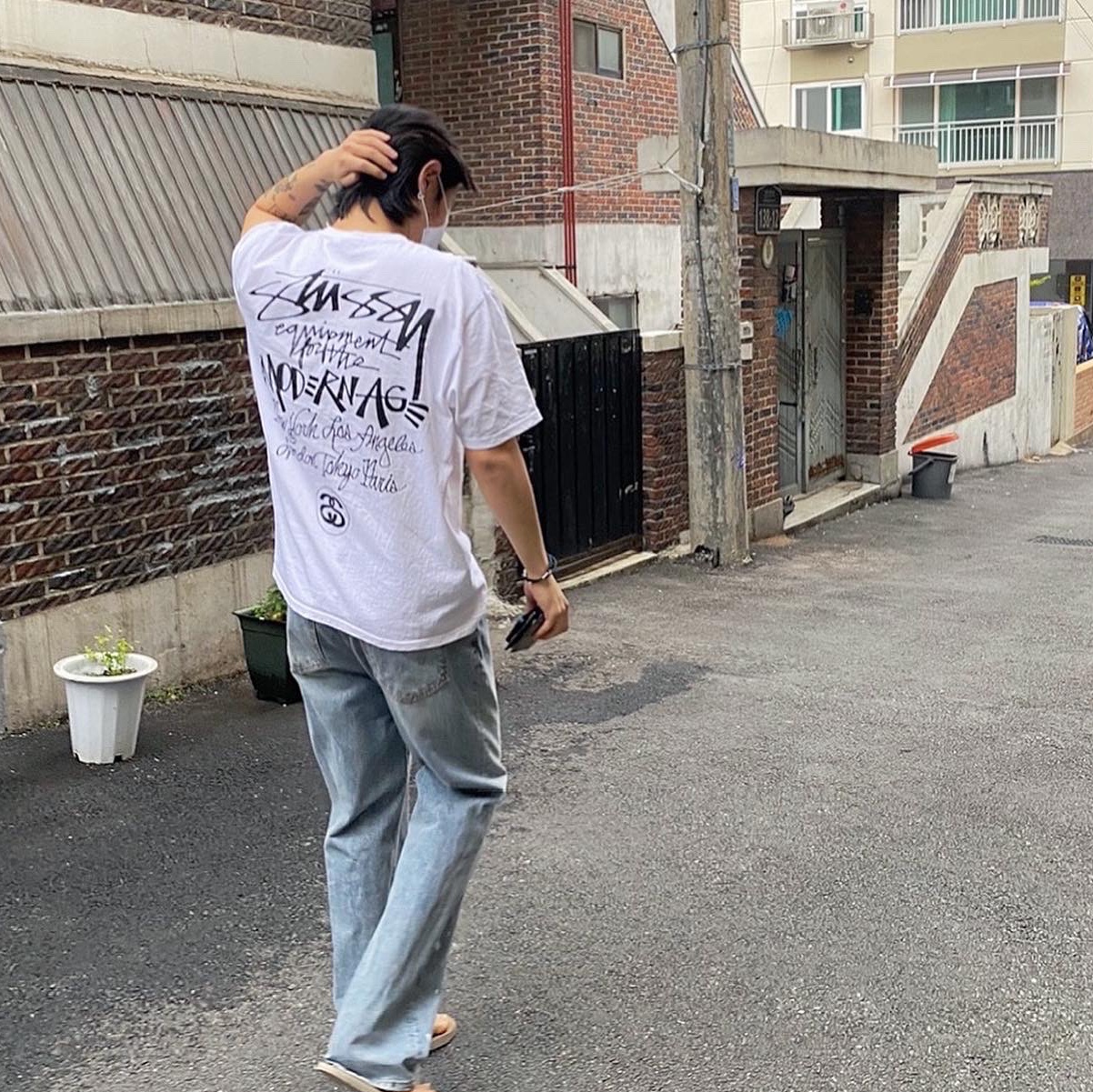 Stussy Modern Age T-Shirt White 착용 스타일 - 2