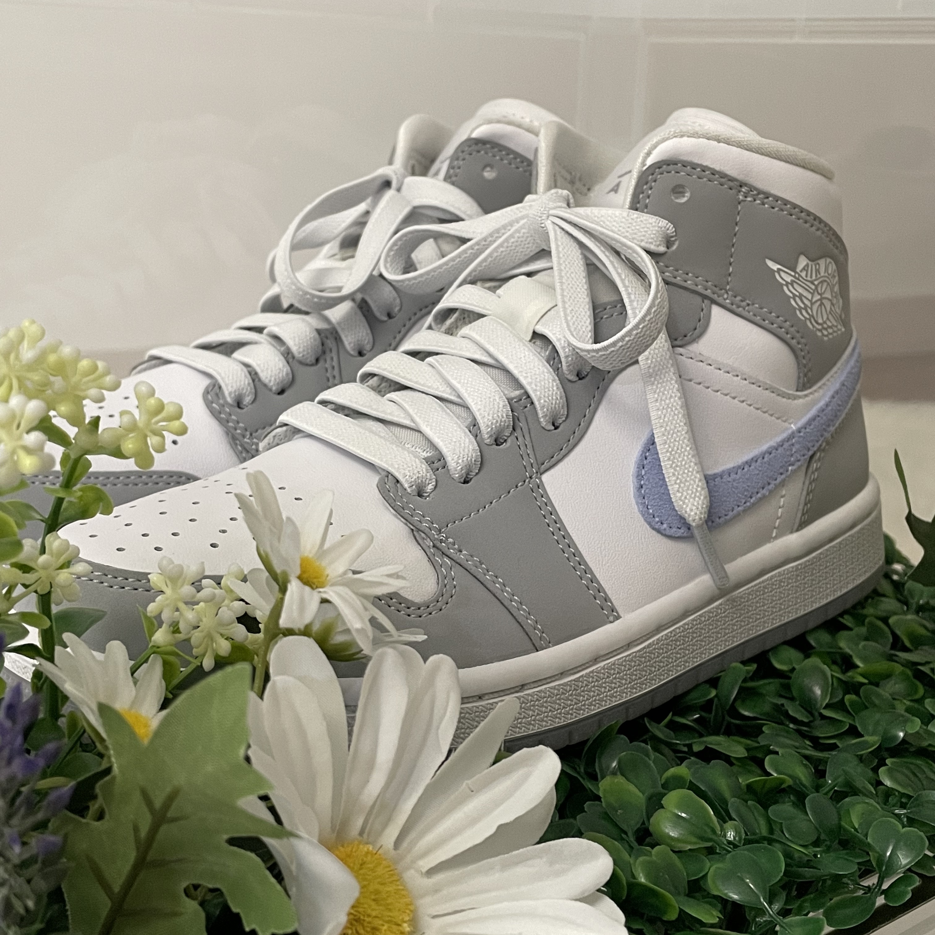 (W) Jordan 1 Mid Wolf Grey 착용 스타일 - 1