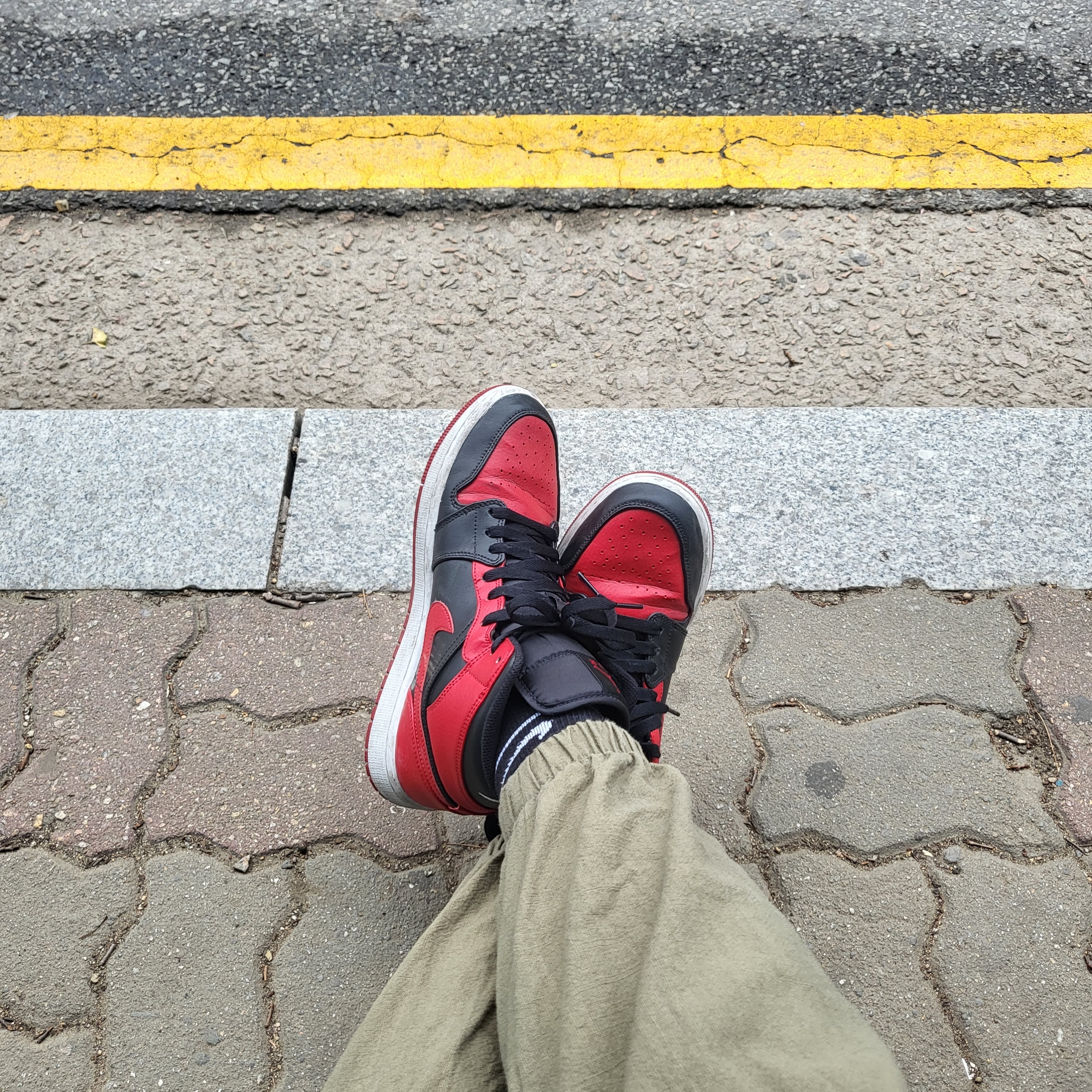 Jordan 1 Mid Bred Banned 2020 착용 스타일