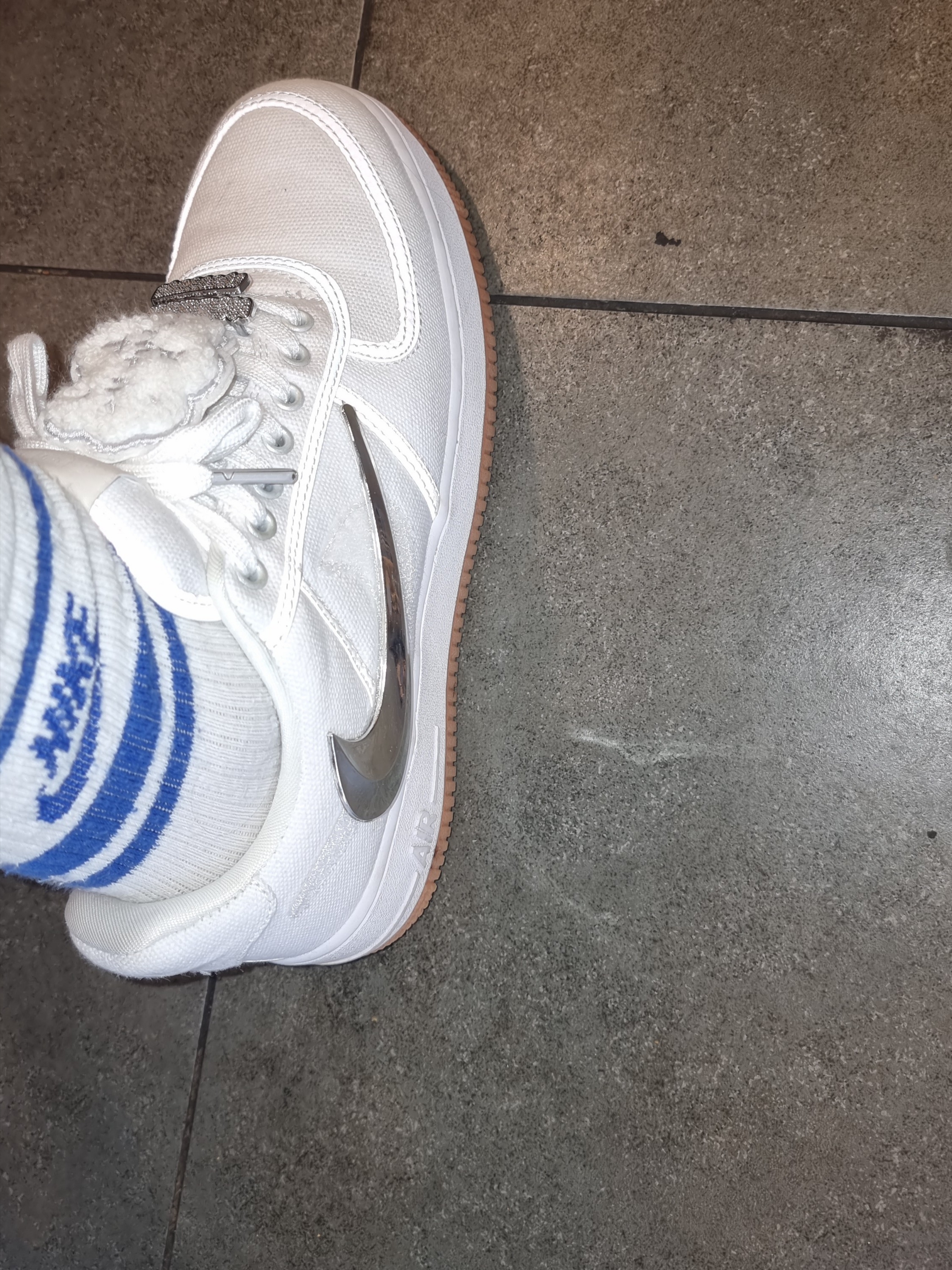 Nike x Travis Scott Air Force 1 Low White 착용 스타일