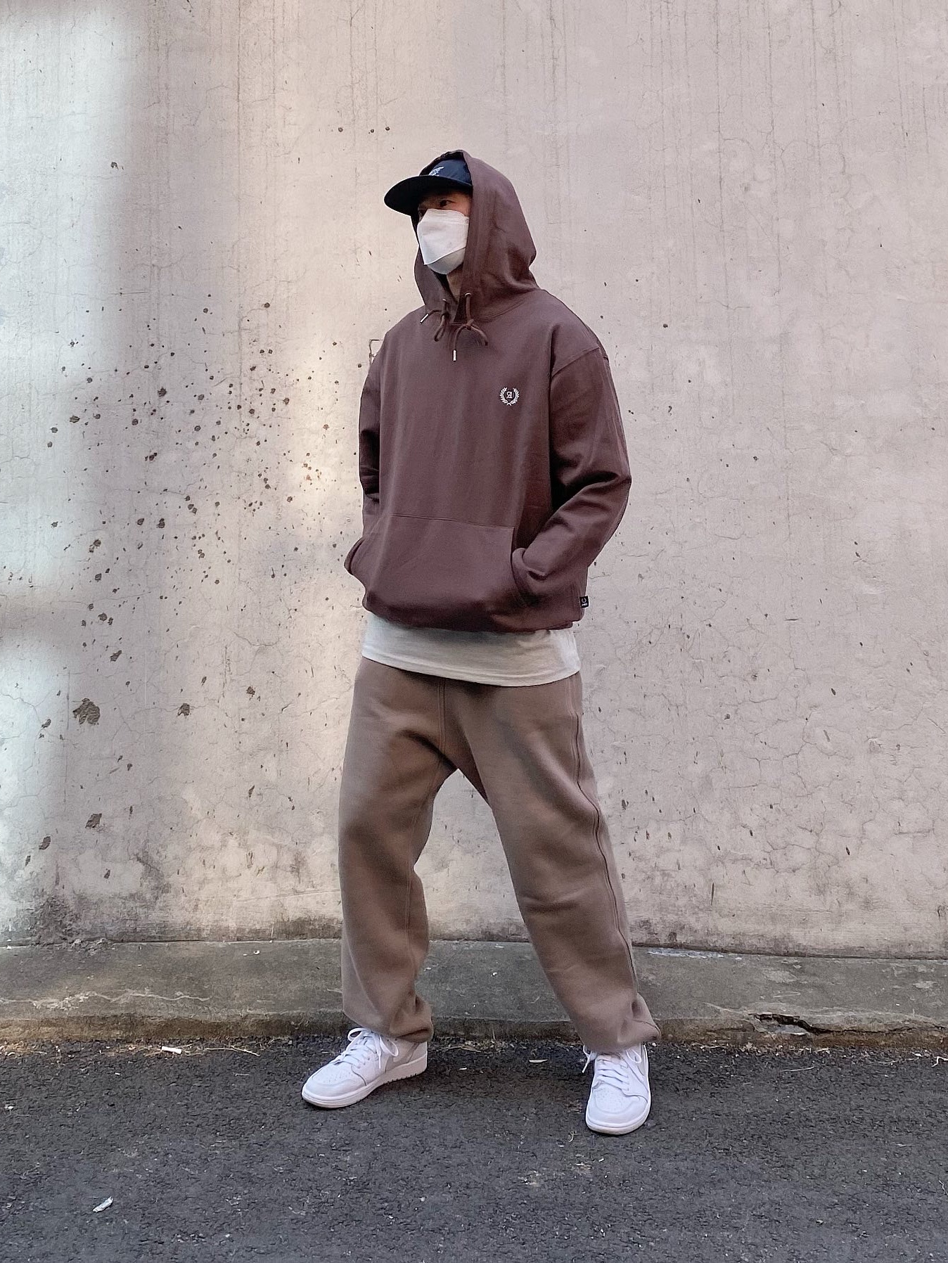 Jordan 1 Low OG Neutral Grey 착용 스타일 - 3