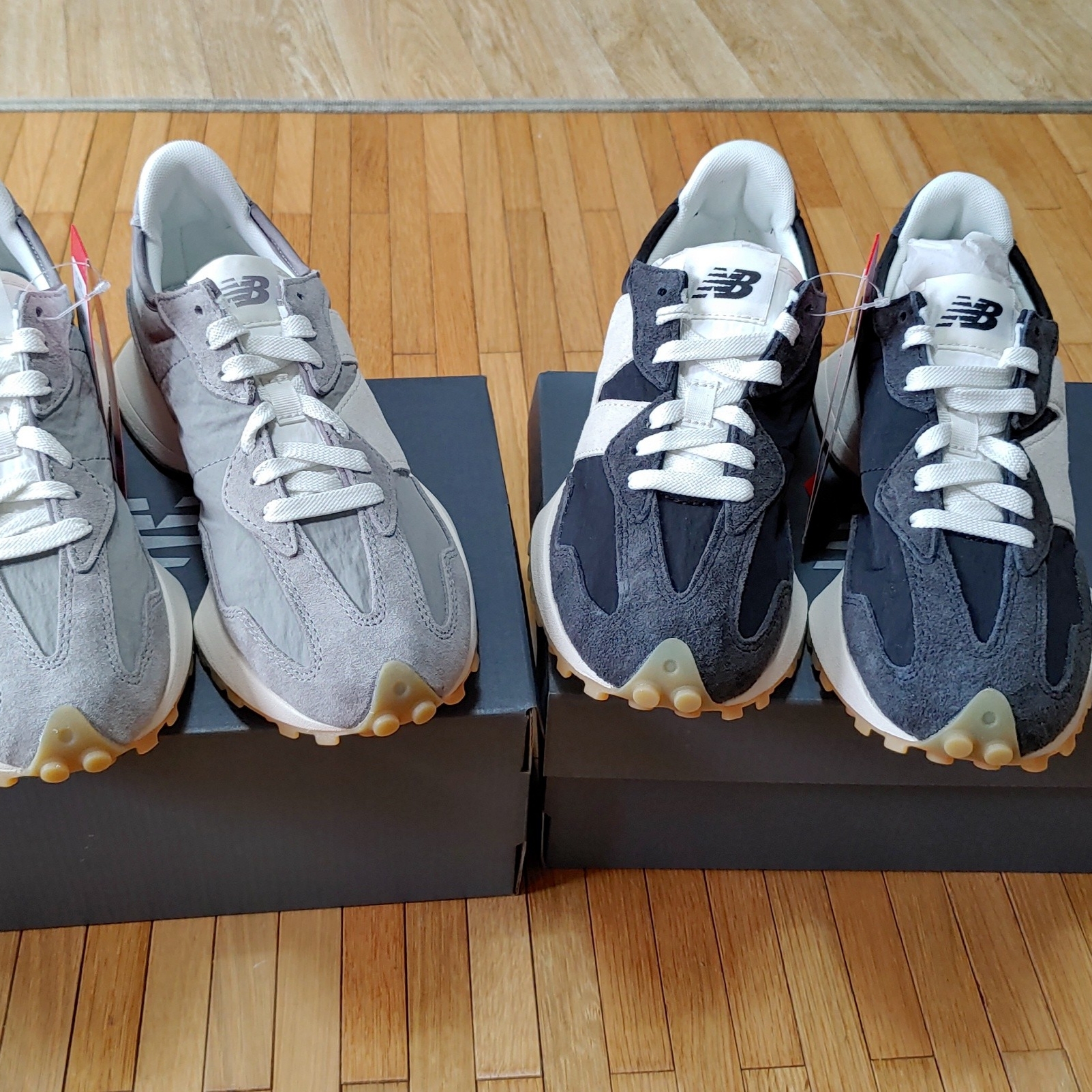New Balance 327 Nimbus Cloud Rain Cloud, New Balance 327 Clean Vintage Black 착용 스타일 - 2