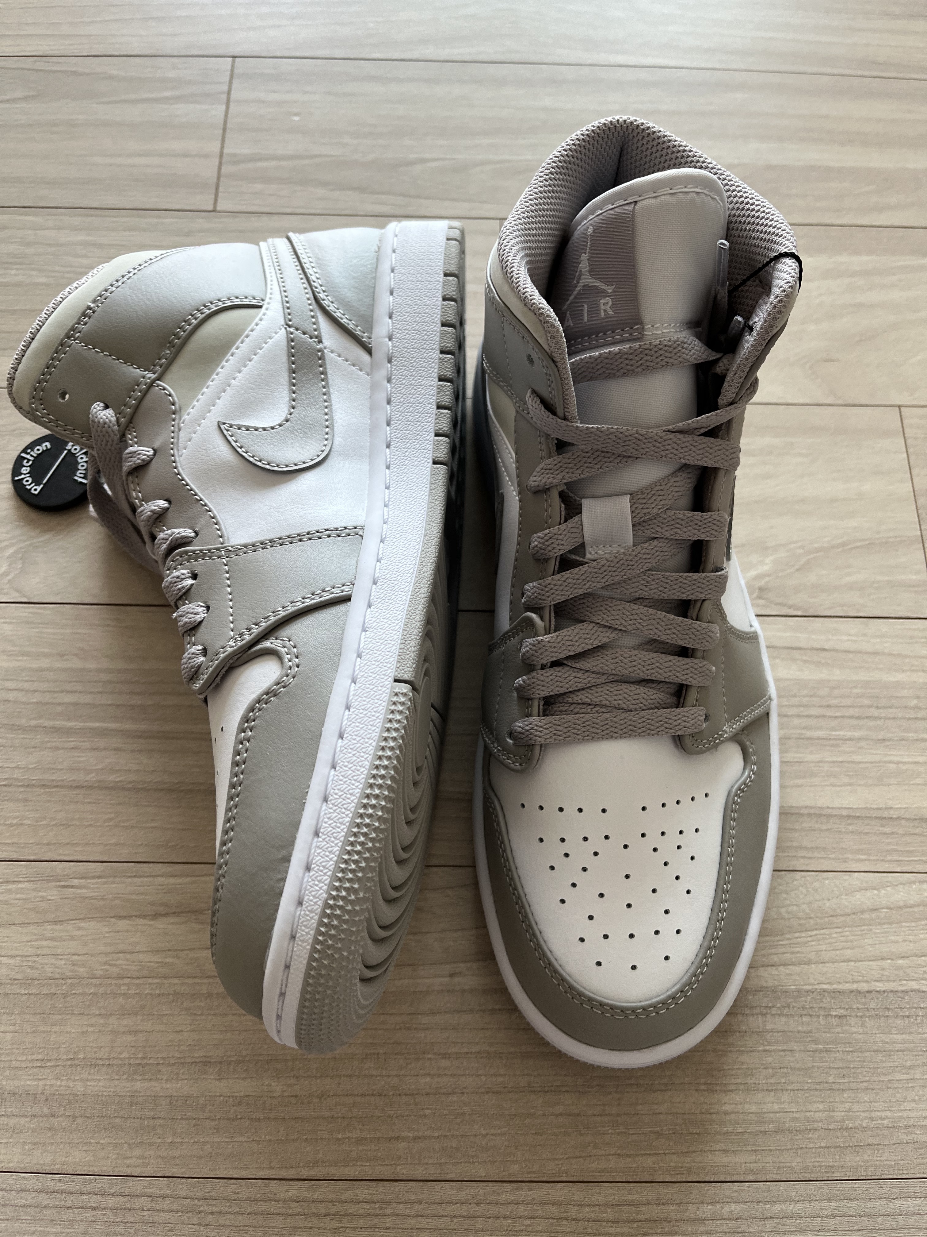 Jordan 1 Mid College Grey 착용 스타일 - 2