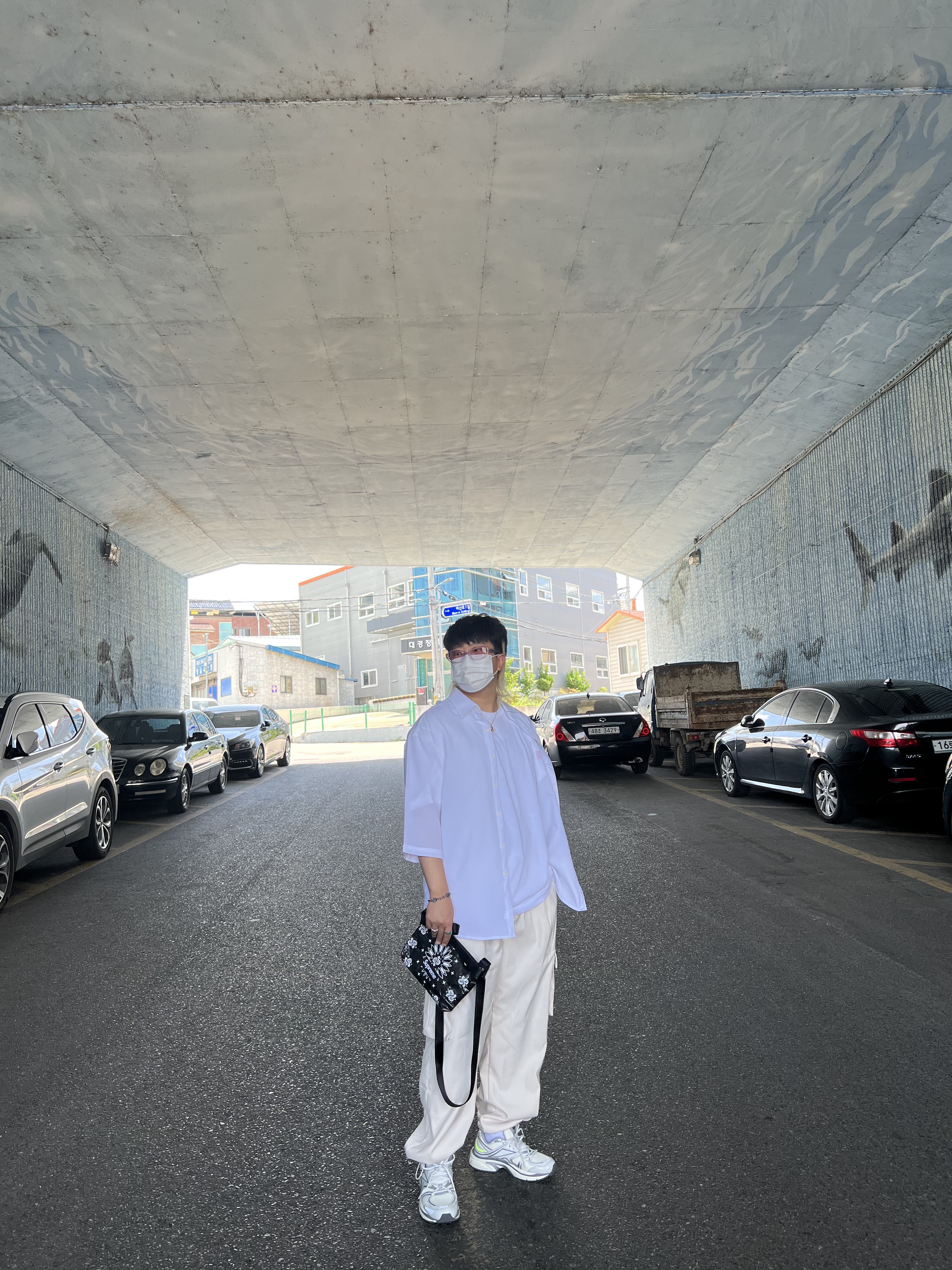 Reebok x Liful Premier Road Plus VI Chalk Grey, Supreme Bandana Tarp Side Bag Black - 21SS 착용 스타일 - 1