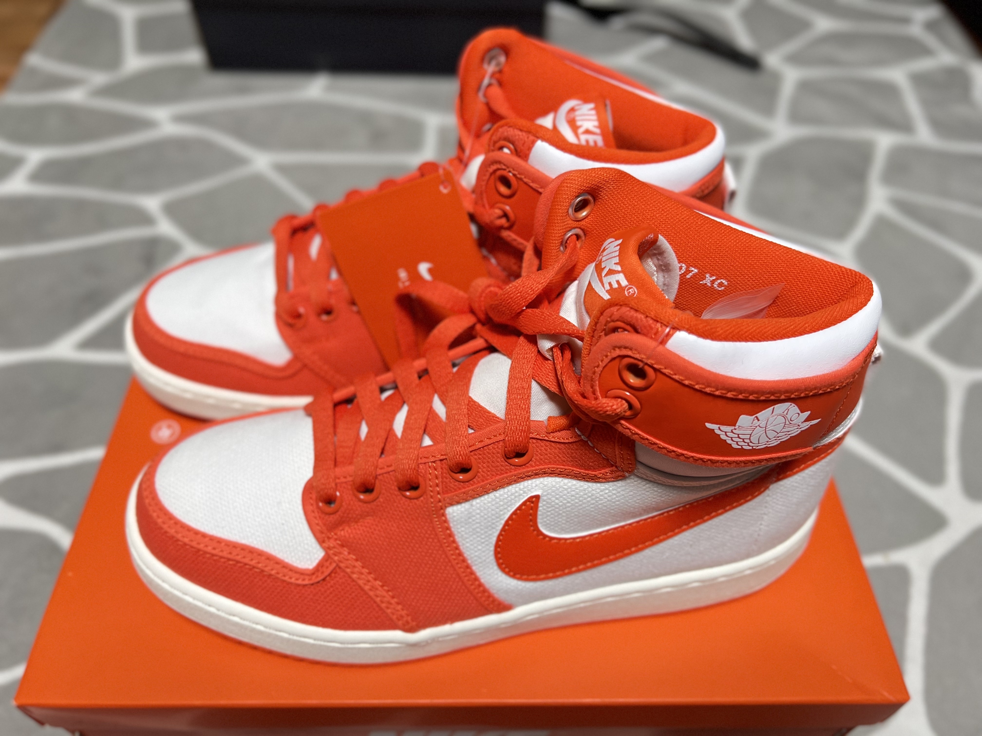 Jordan 1 KO Rush Orange 착용 스타일