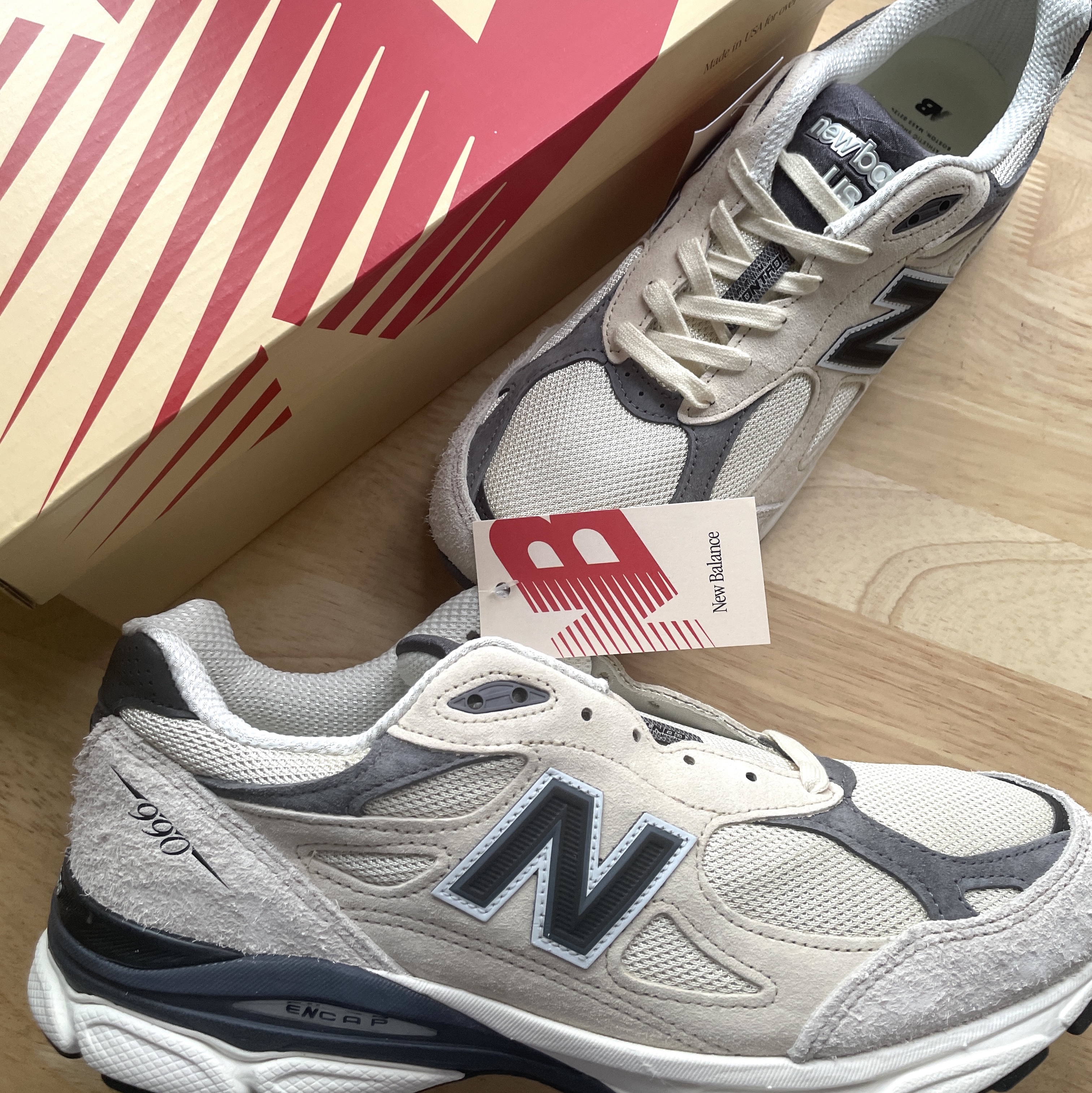 New Balance 990v3 Made in USA Moonbeam Macadamia Nut 착용 스타일