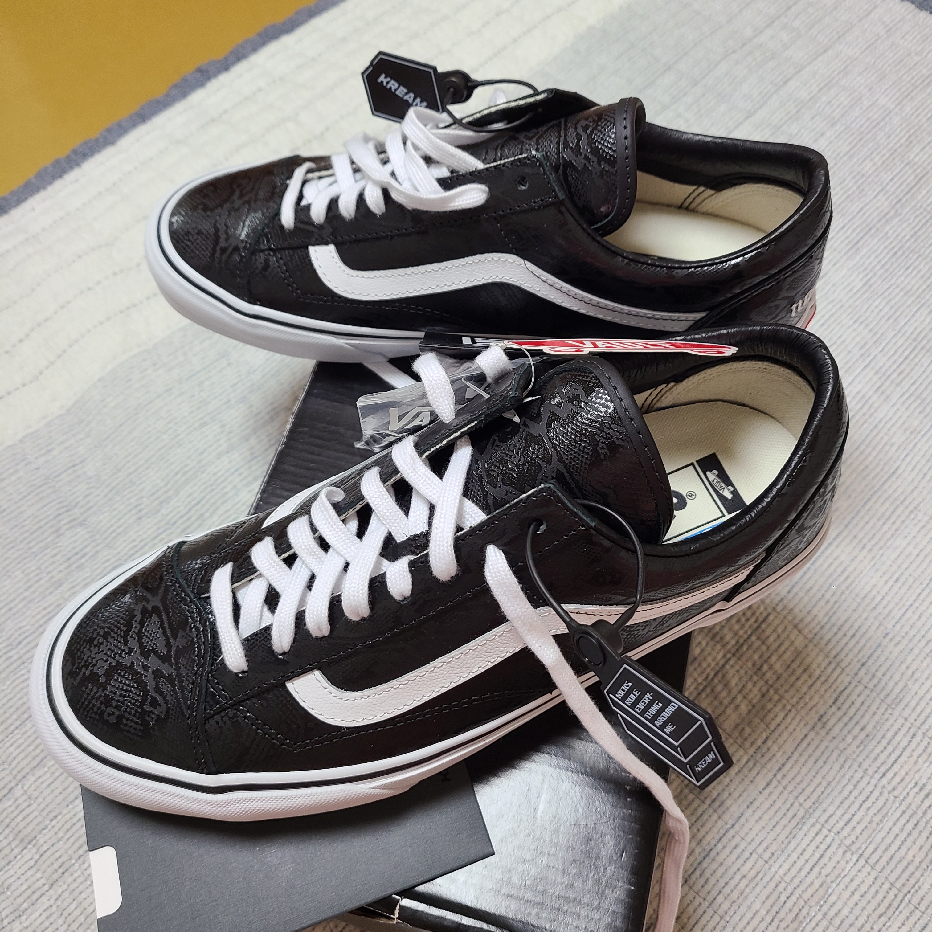 Vans Vault x Noon Goons Style 36 LX Black 착용 스타일 - 2