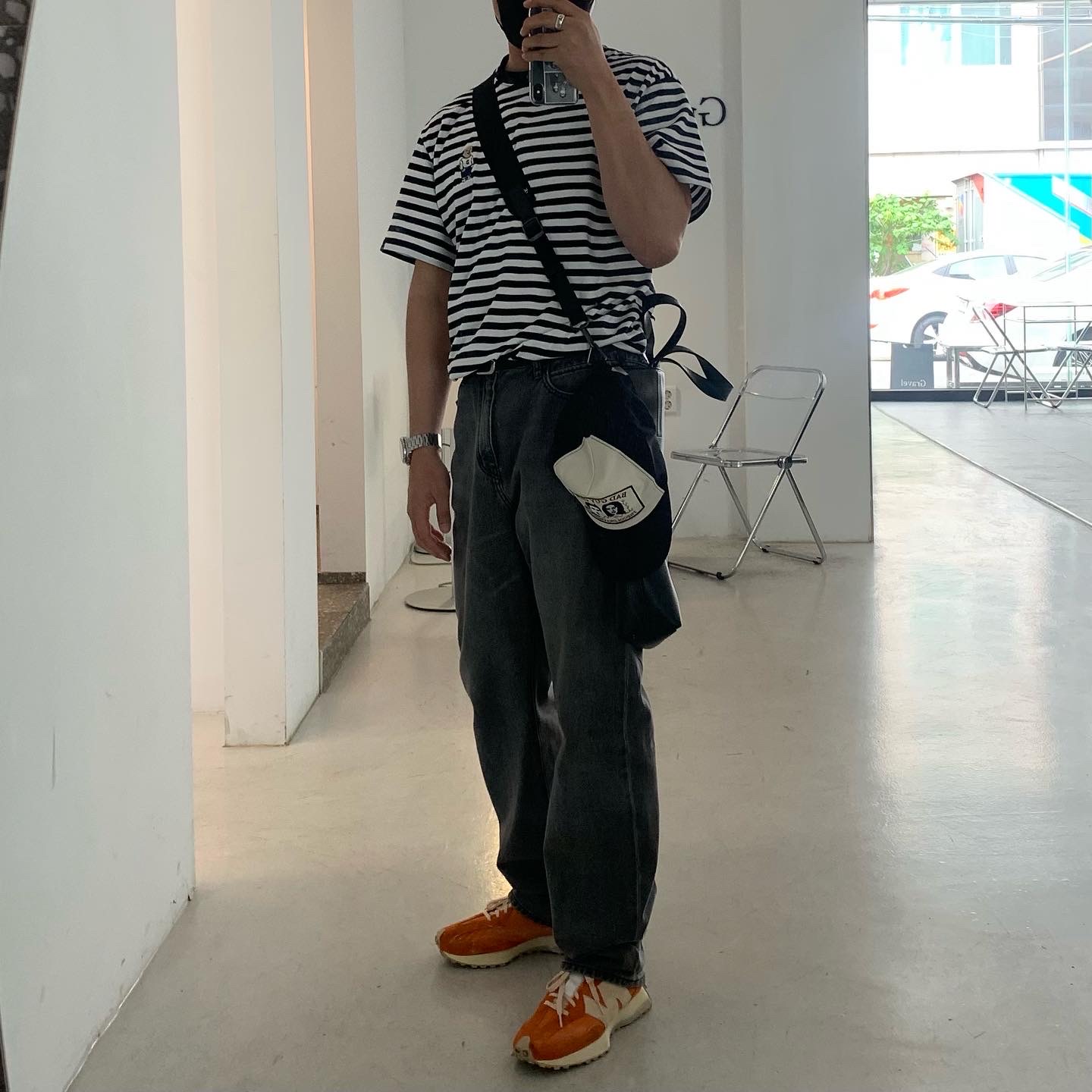 New Balance 327 Vintage Luxe Orange 착용 스타일