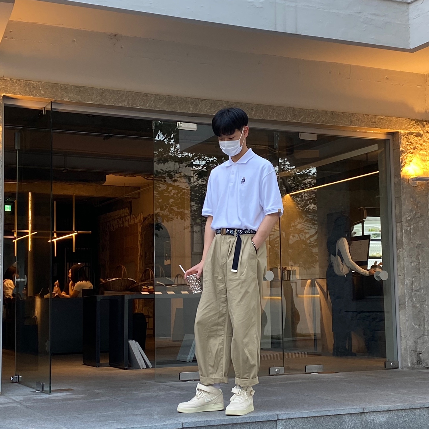 Nike x Stussy Air Force 1 '07 Mid SP Fossil 착용 스타일 - 2