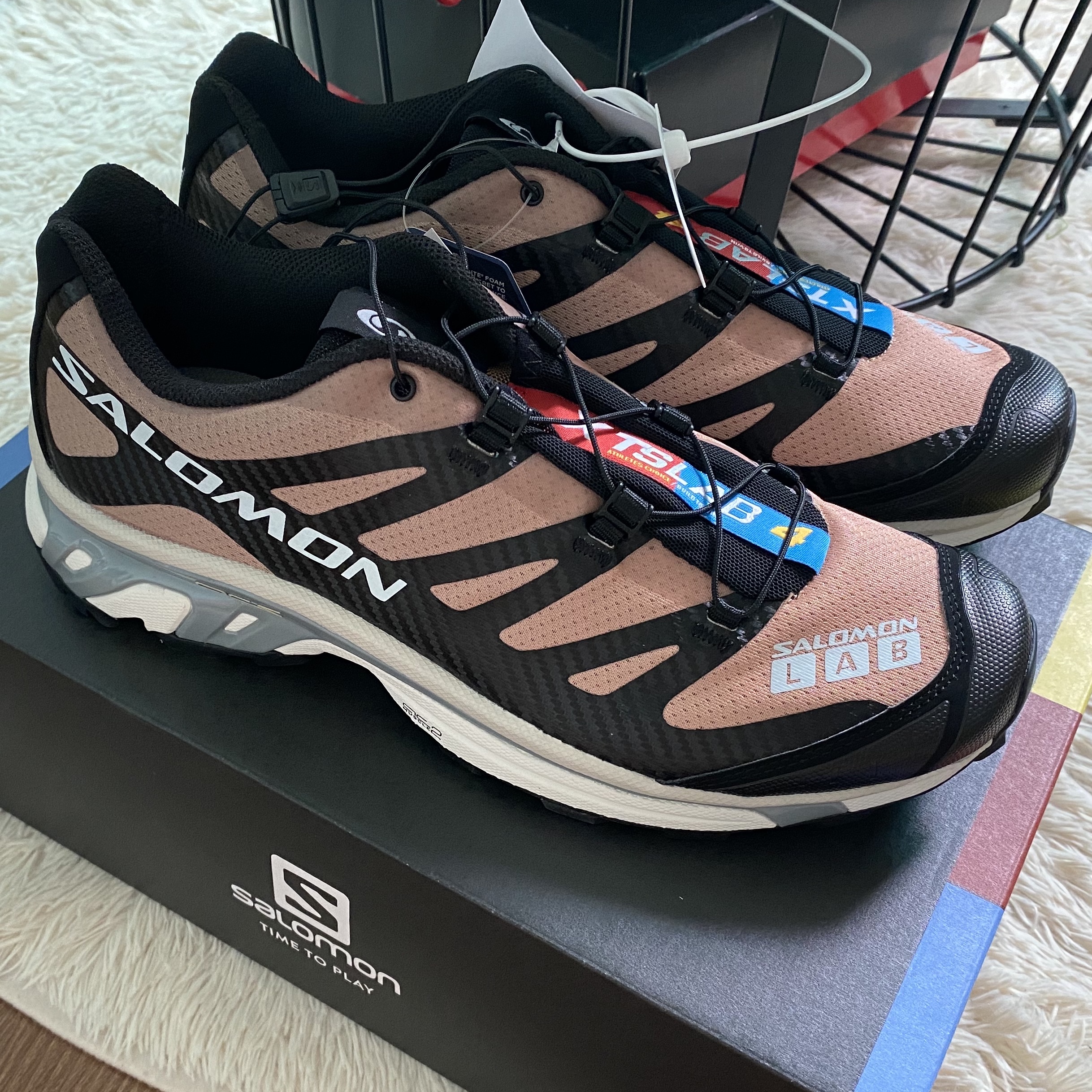 Salomon XT-4 Tobacco Brown 착용 스타일 - 2