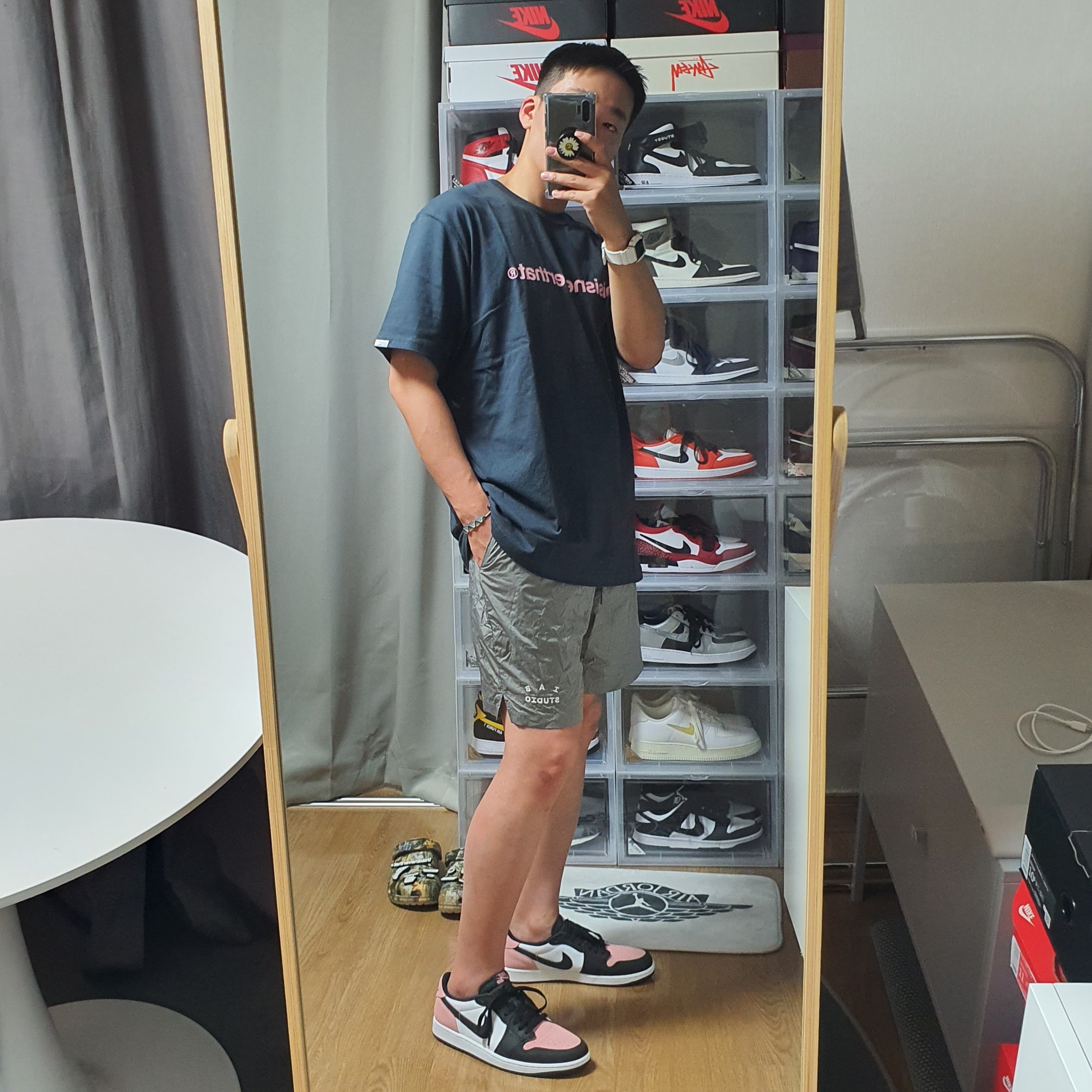 Casio G-Shock x Thisisneverthat DW-5600TNT-7 White, Jordan 1 Retro Low OG Bleached Coral 착용 스타일 - 1