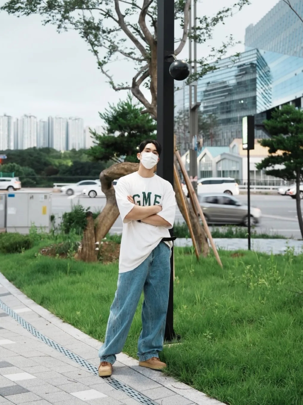 Nike Air Force 1 '07 WB Flax 착용 스타일 - 2