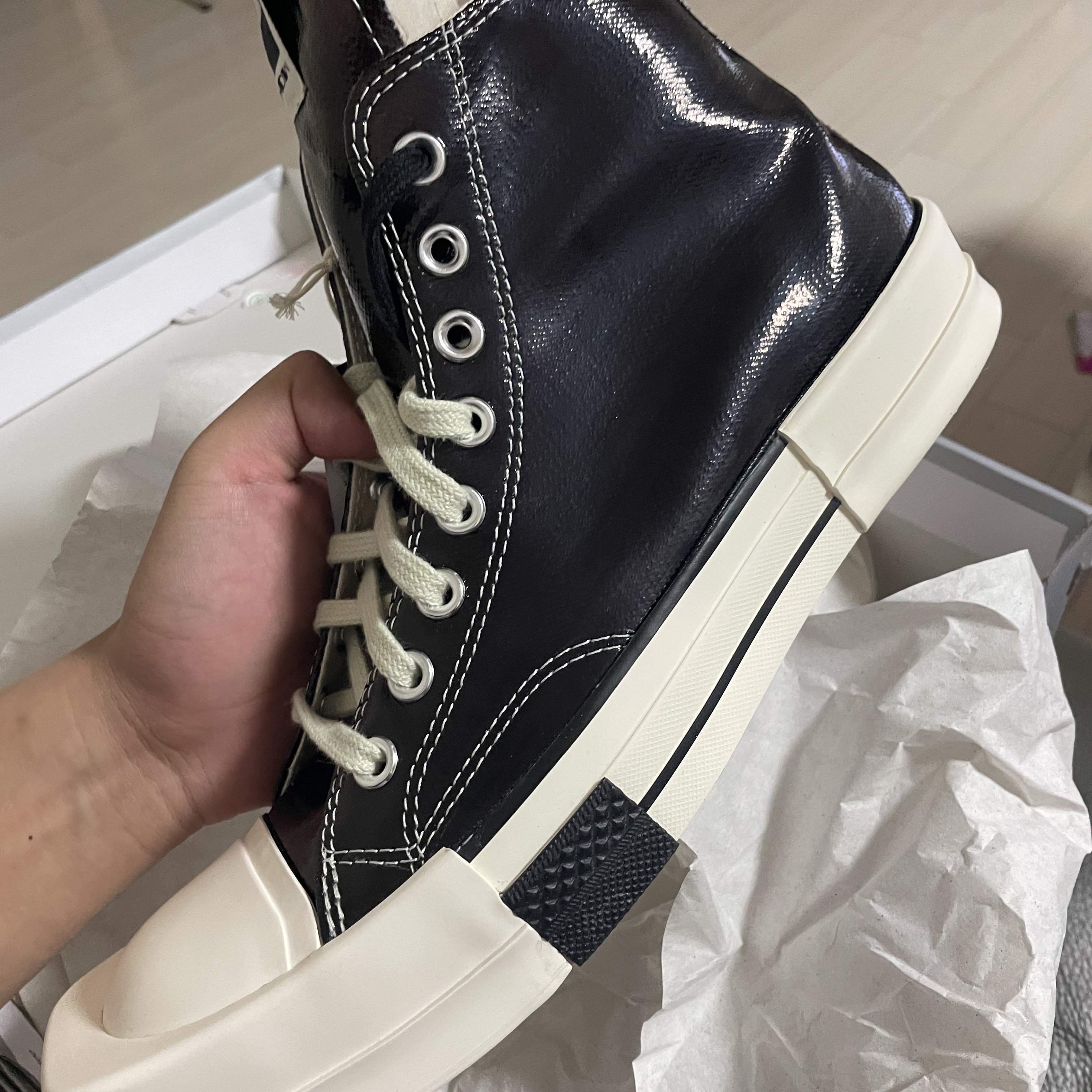 Converse x Drkshdw Turbodrk Chuck 70 Hi Black Lacquered Denim 착용 스타일 - 3
