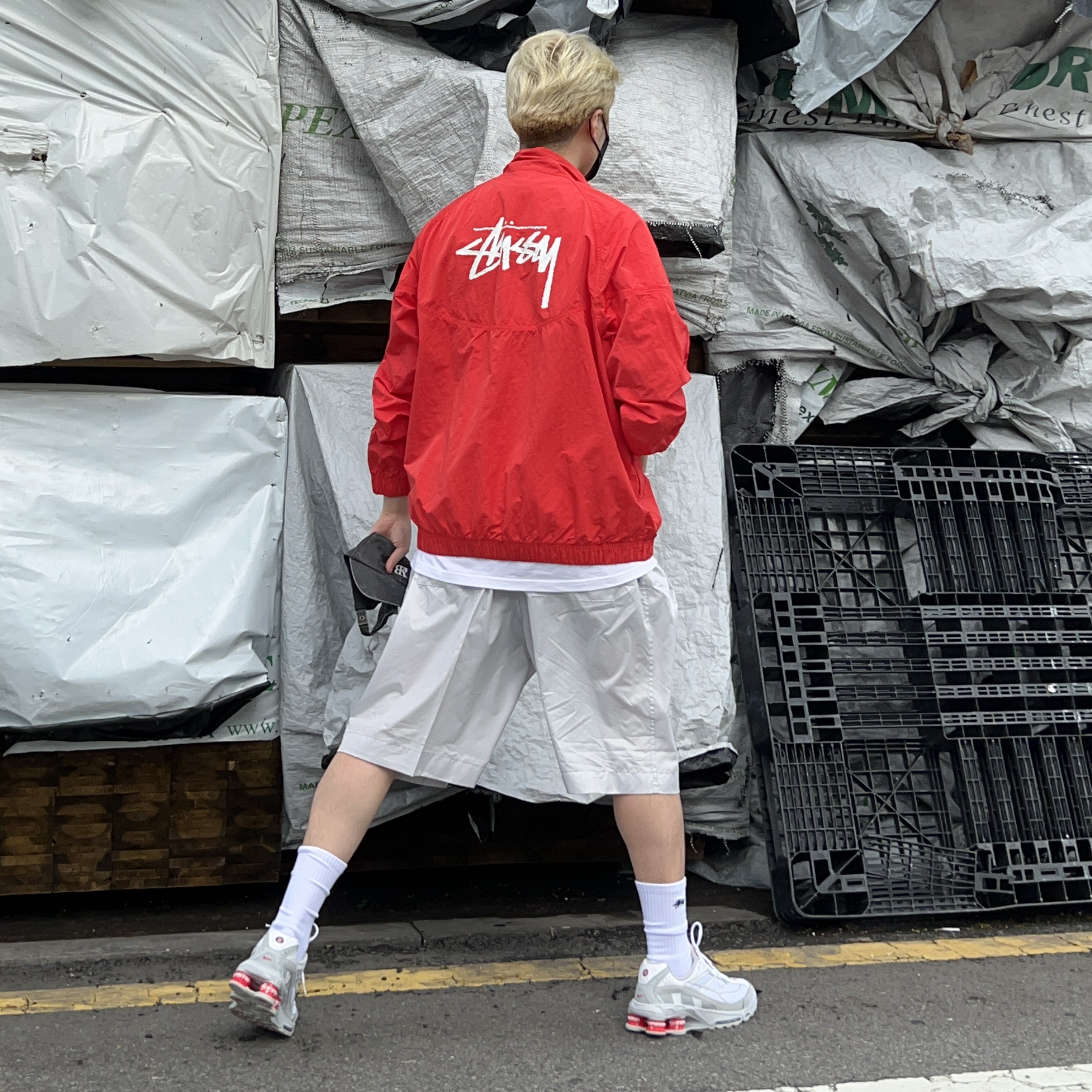 Nike x Supreme Shox Ride 2 SP White, Stussy Small Stock Crew Socks White (3 Pack) 착용 스타일