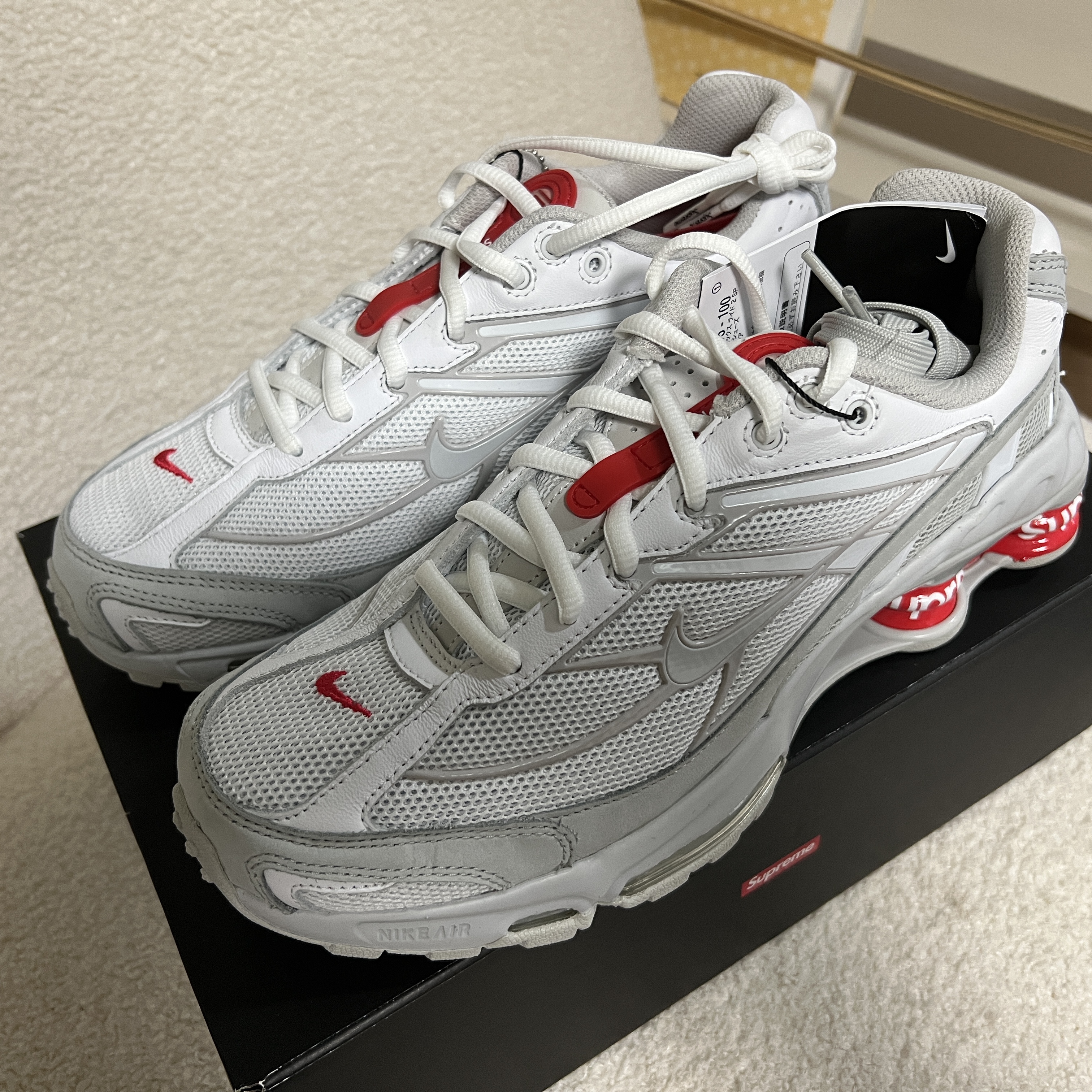 Nike x Supreme Shox Ride 2 SP White 착용 스타일 - 2
