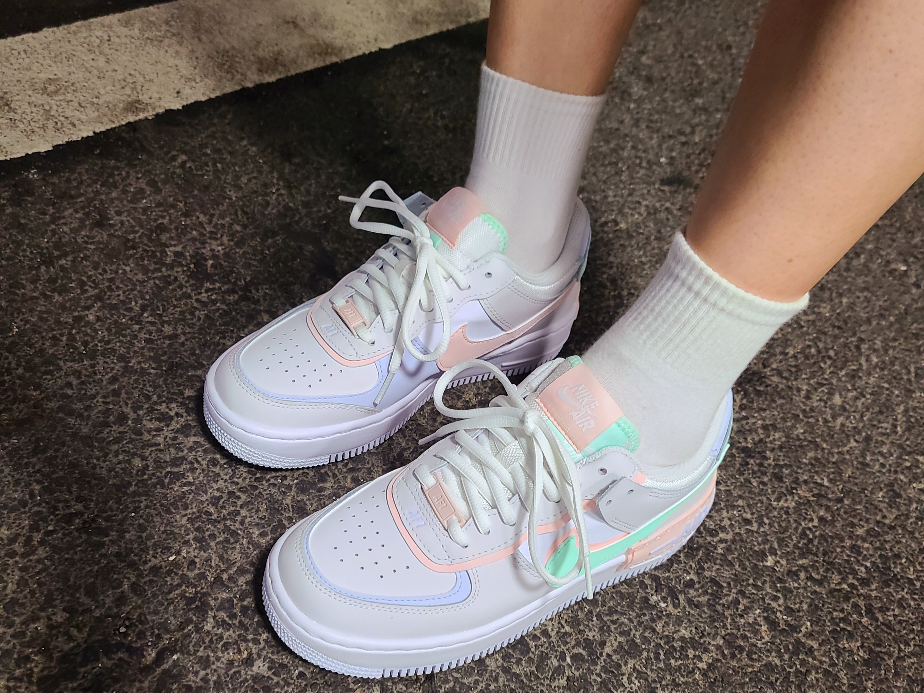 (W) Nike Air Force 1 Shadow White Atmosphere Mint, Nike x Supreme Air Force 1 Low White 착용 스타일 - 3