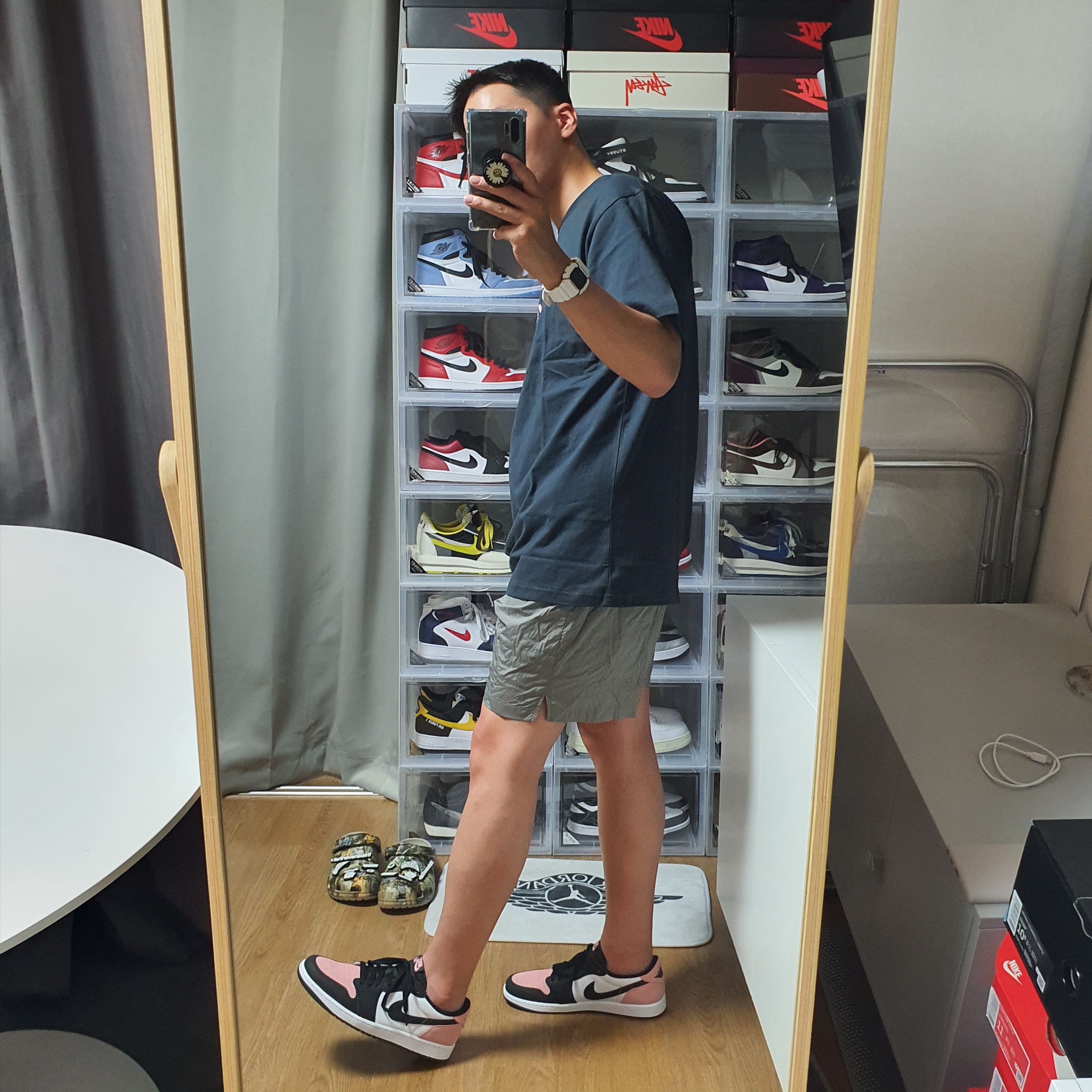 Casio G-Shock x Thisisneverthat DW-5600TNT-7 White, Jordan 1 Retro Low OG Bleached Coral 착용 스타일 - 2
