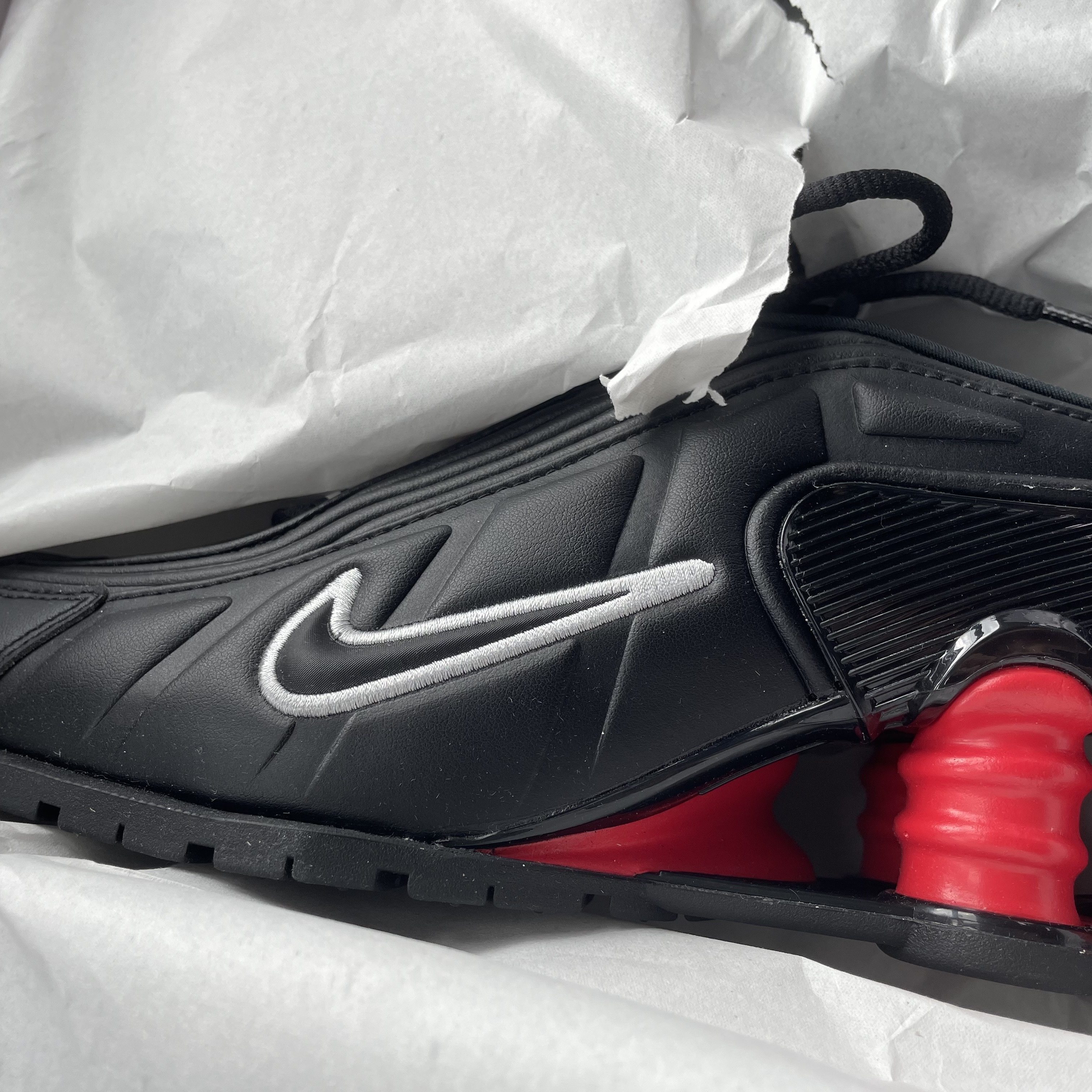 Nike x Martine Rose Shox MR4 Black 착용 스타일