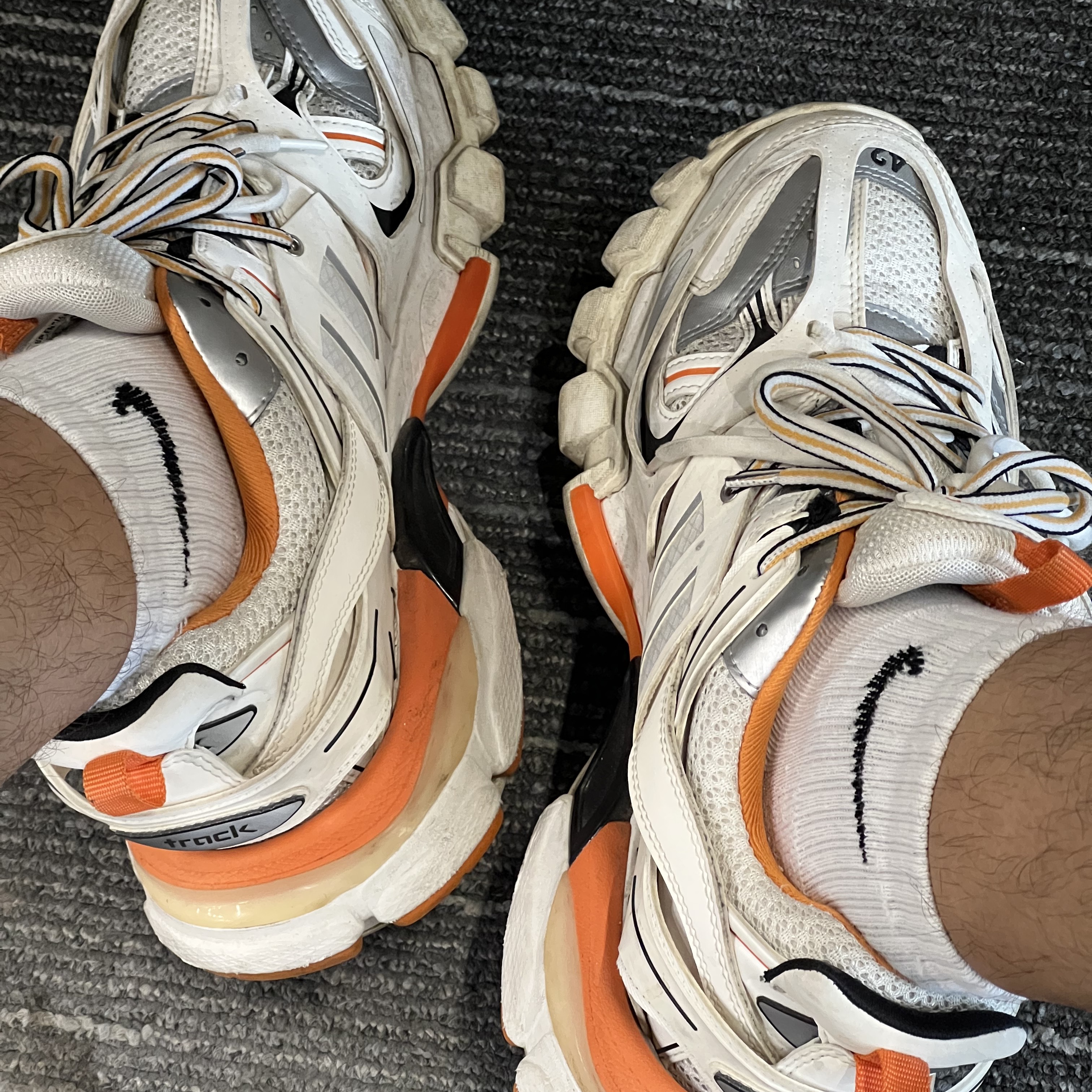 Balenciaga Track Sneakers White Orange 2019 착용 스타일