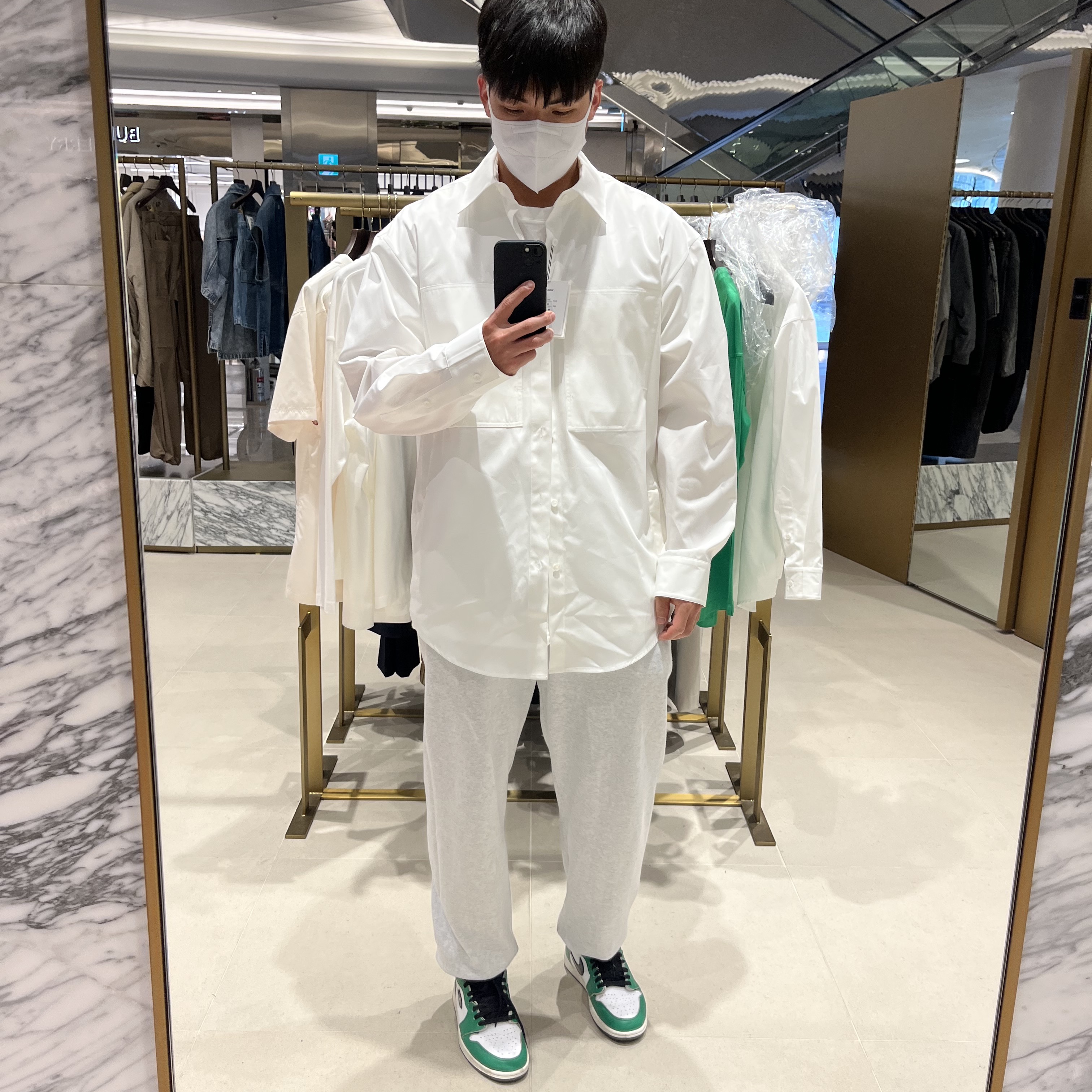 Wooyoungmi Back Logo Shirt White - 22SS, (W) Jordan 1 Retro High OG Lucky Green 착용 스타일