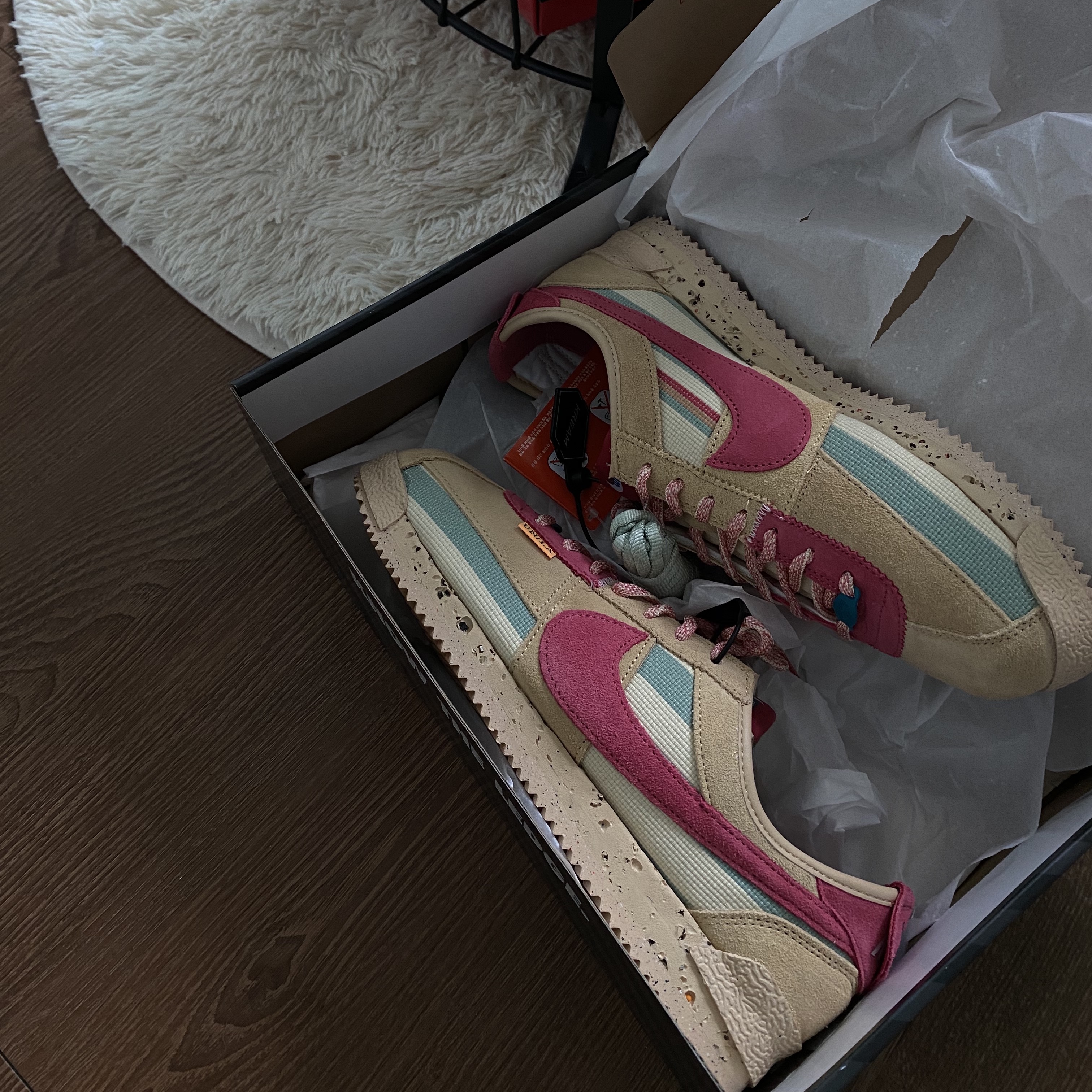 Nike x Union Cortez SP Sesame 착용 스타일