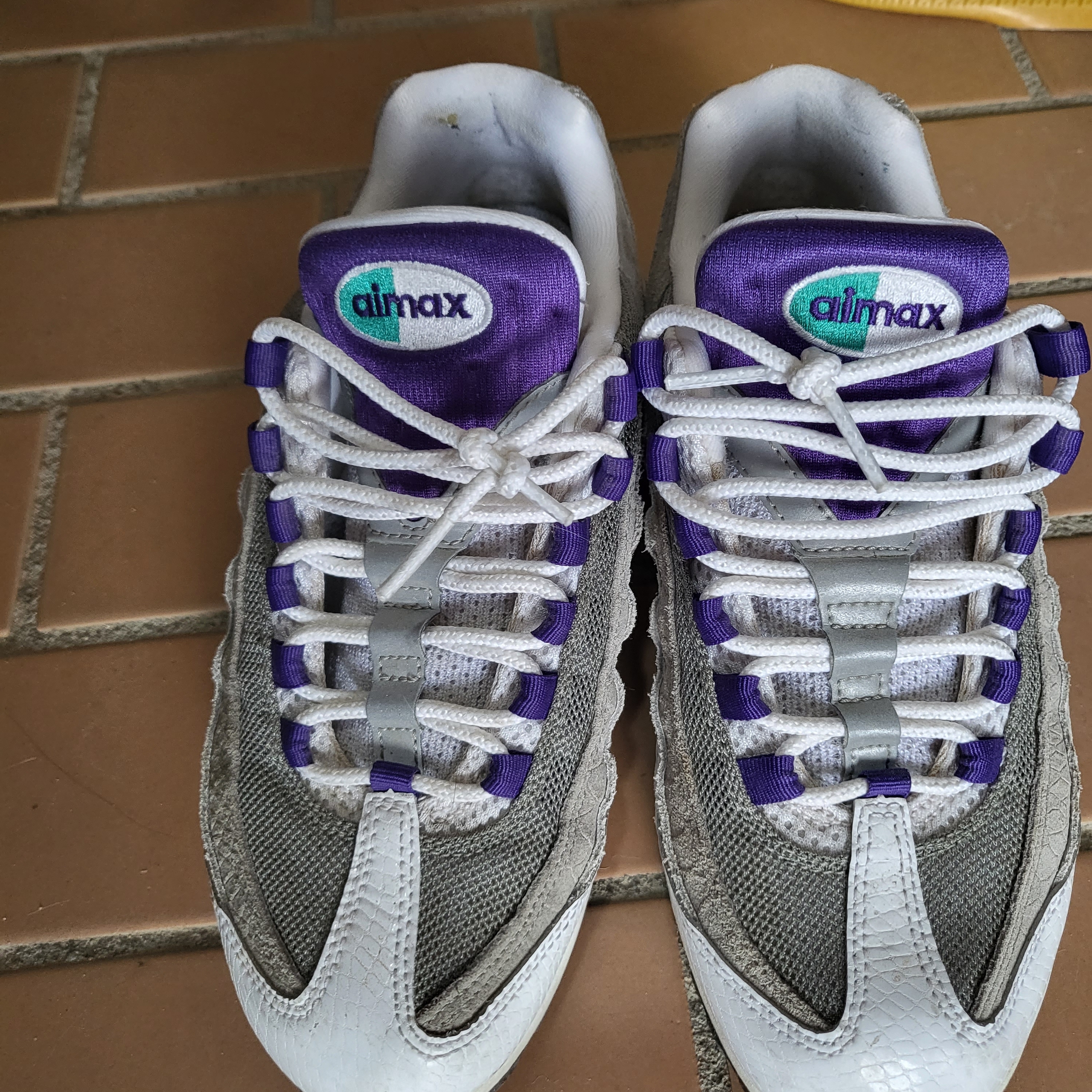 Nike Air Max 95 Grape Snakeskin 착용 스타일 - 3