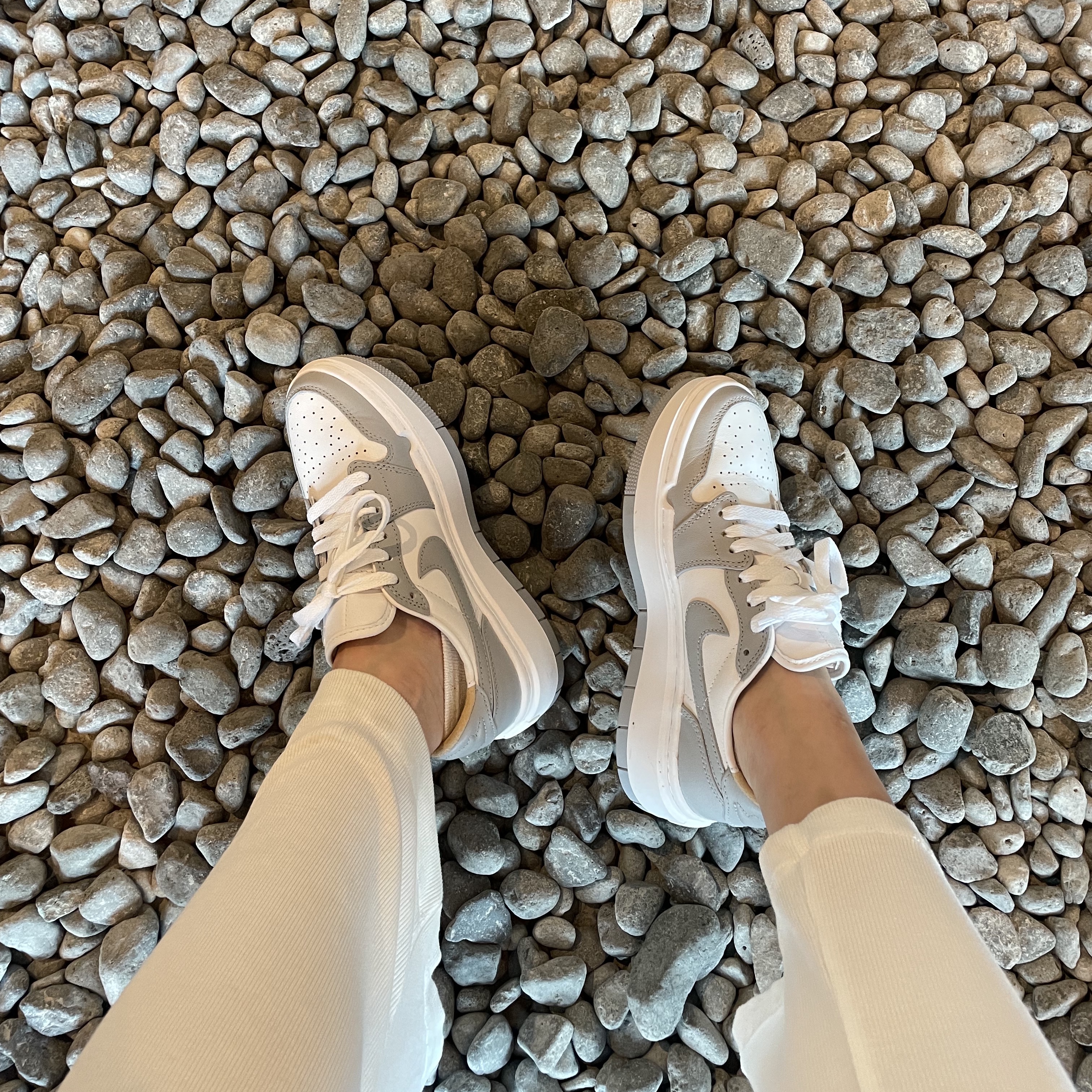 (W) Jordan 1 Elevate Low White and Wolf Grey 착용 스타일