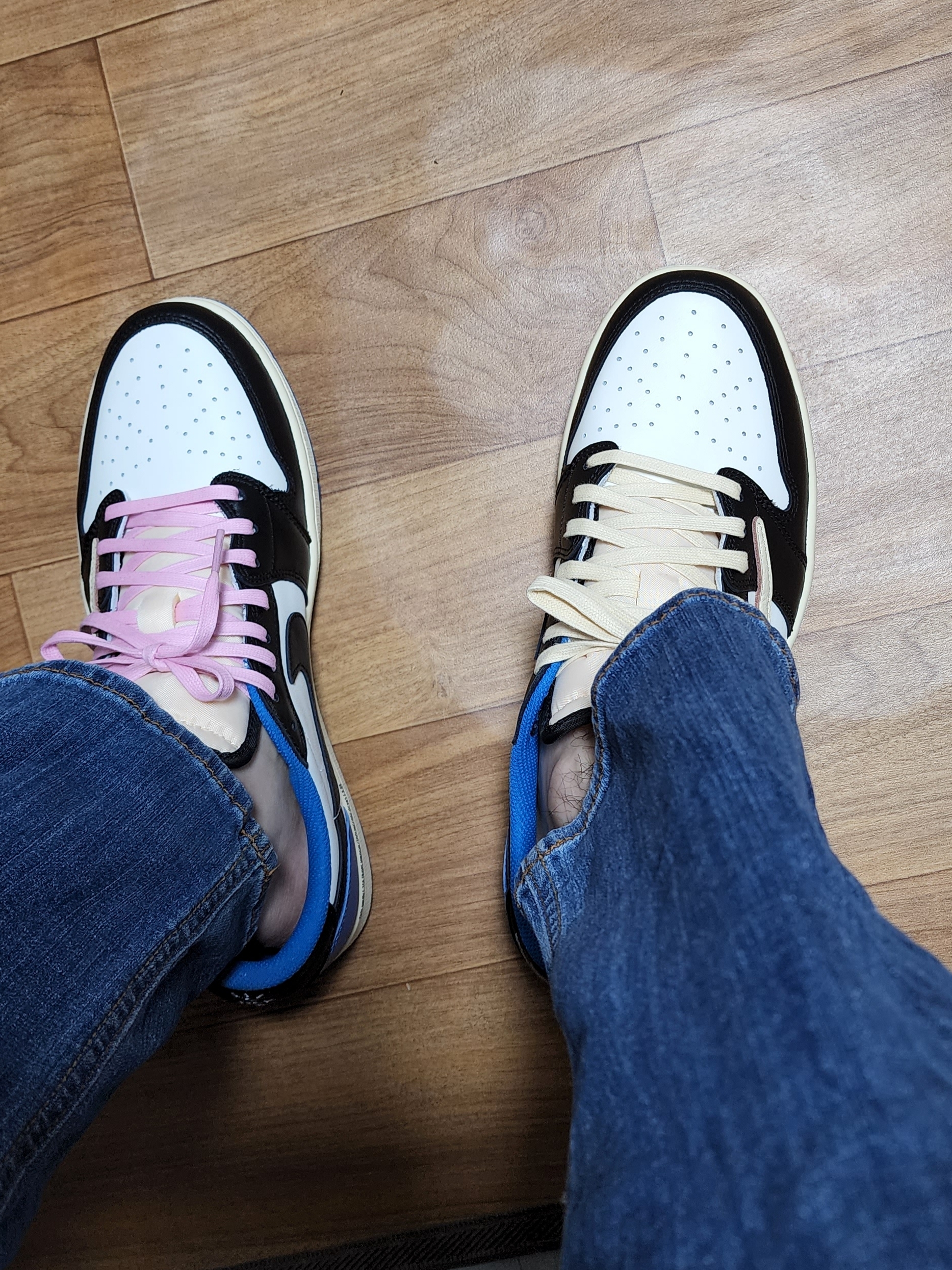 Jordan 1 x Travis Scott x Fragment Retro Low OG SP Military Blue 착용 스타일 - 2