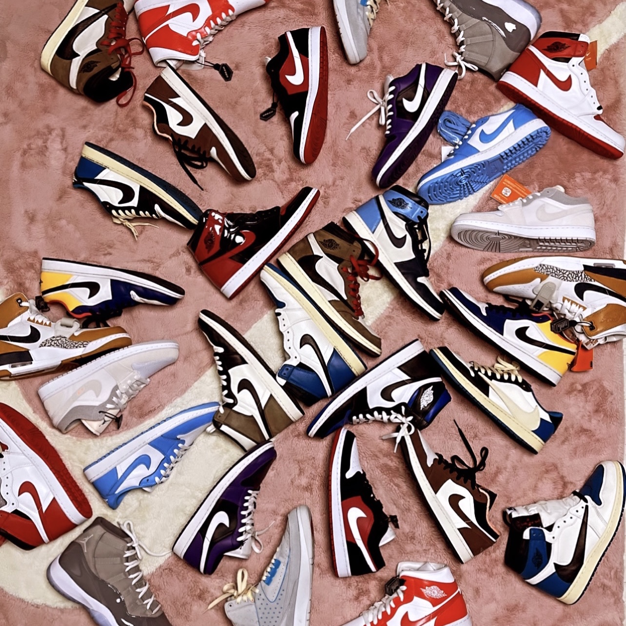 Jordan 1 x Travis Scott x Fragment Retro Low OG SP Military Blue, Jordan 1 x Travis Scott Retro High OG SP Mocha ์ฐฉ์ฉ ์คํ์ผ
