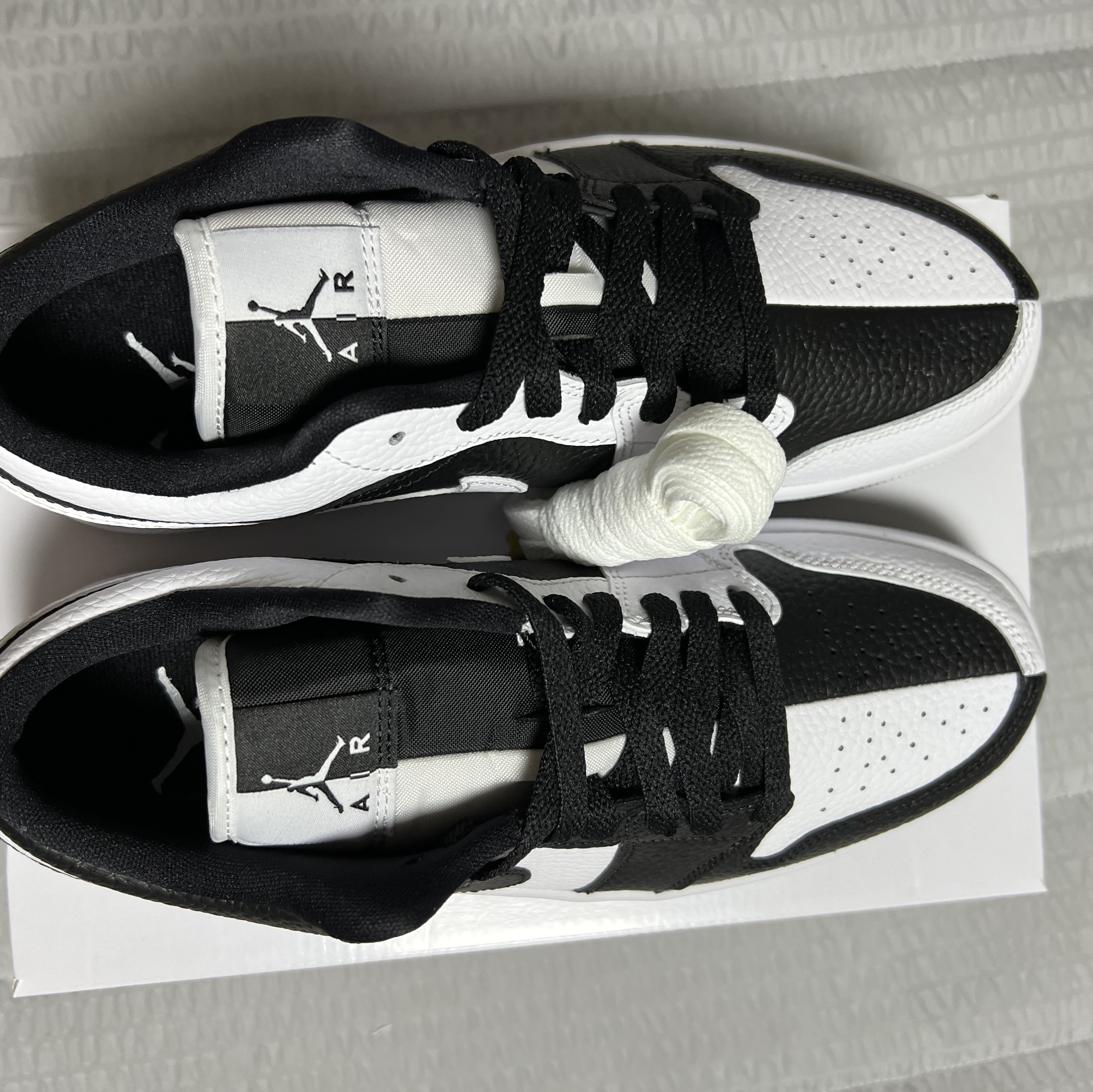 (W) Jordan 1 Low SE Black White 착용 스타일 - 1