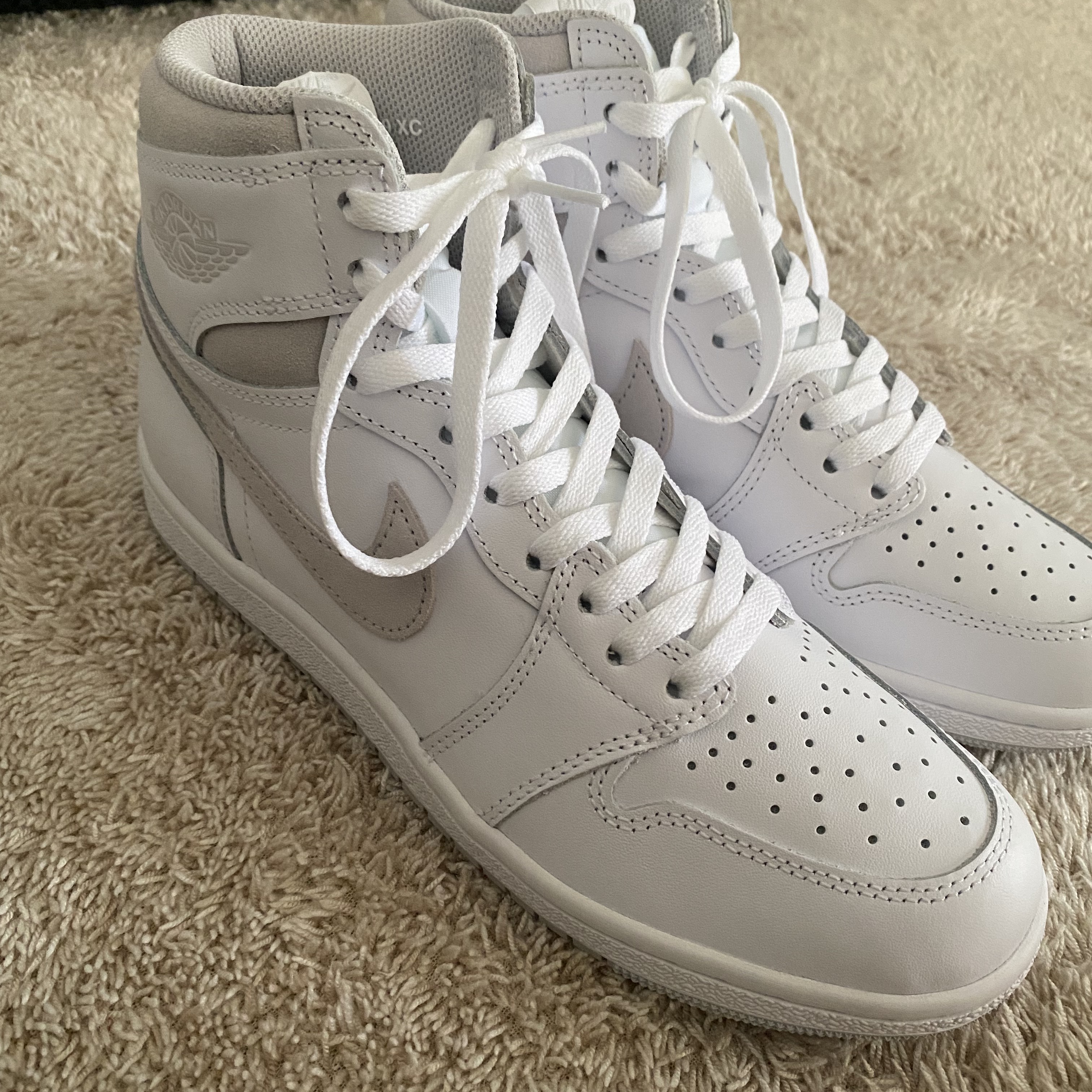 Jordan 1 High 85 Neutral Grey 착용 스타일 - 1