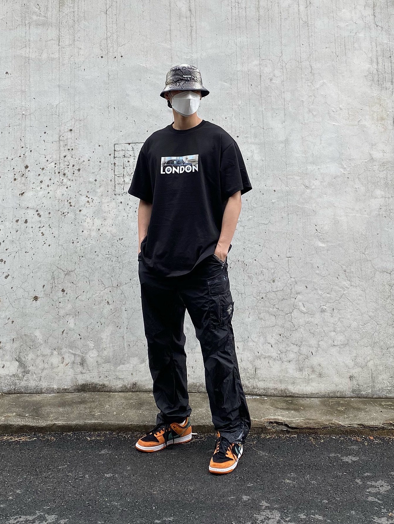 Nike Dunk Low SP Ceramic, Supreme x Stone Island Painted Camo Nylon Cargo Pants Black - 20FW 착용 스타일 - 3